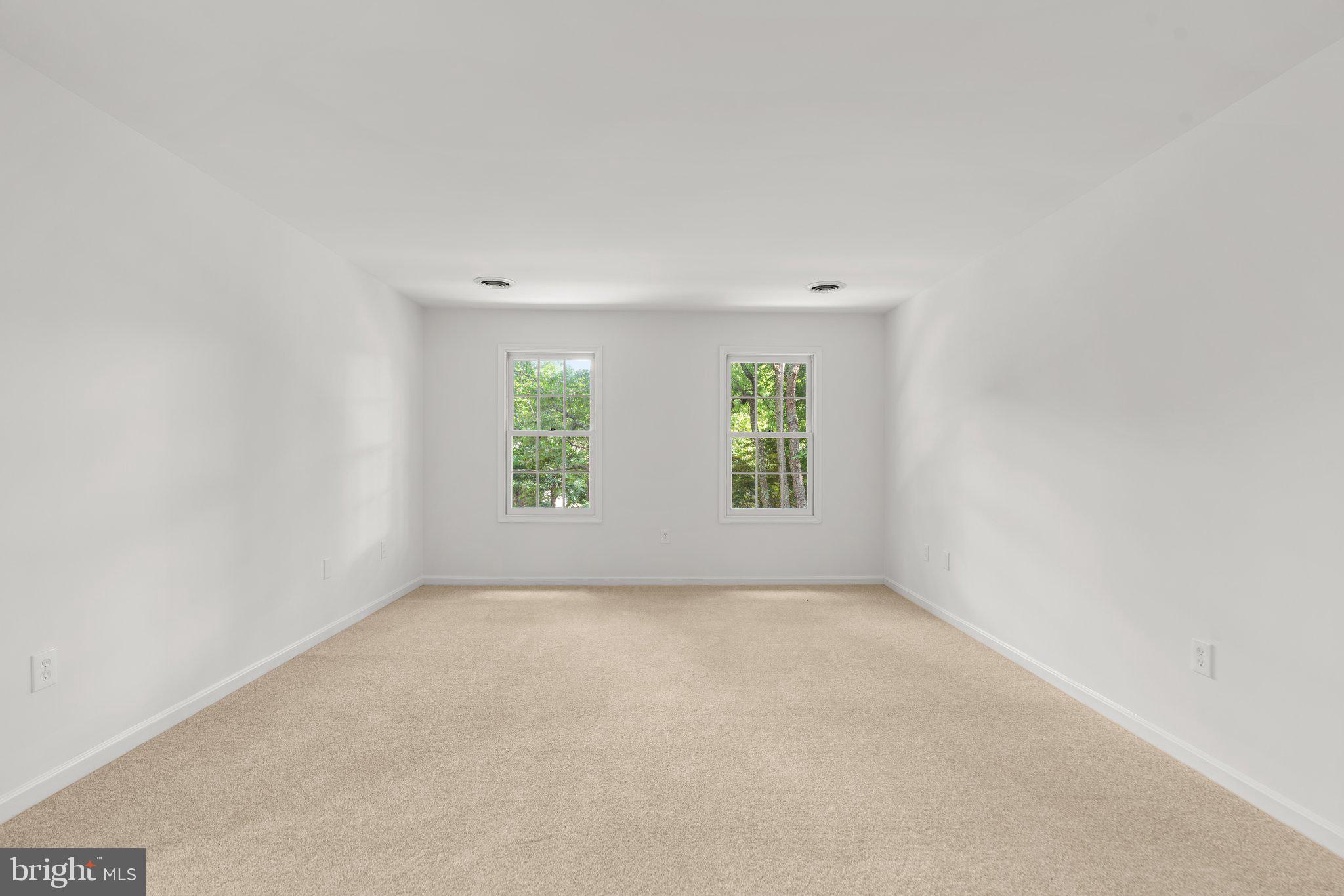 LAYTONSVILLE KNOLLS - Residential