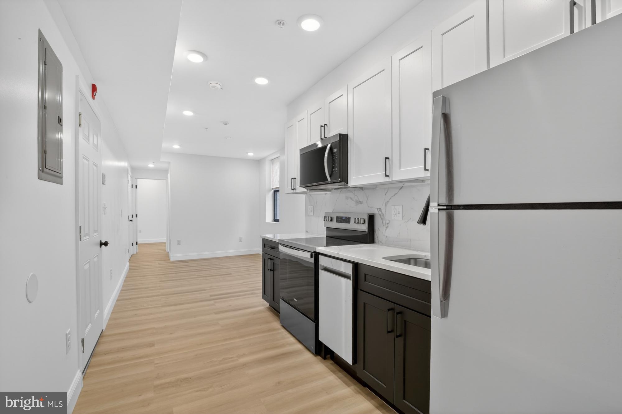 712 N AMERICAN STREET 2