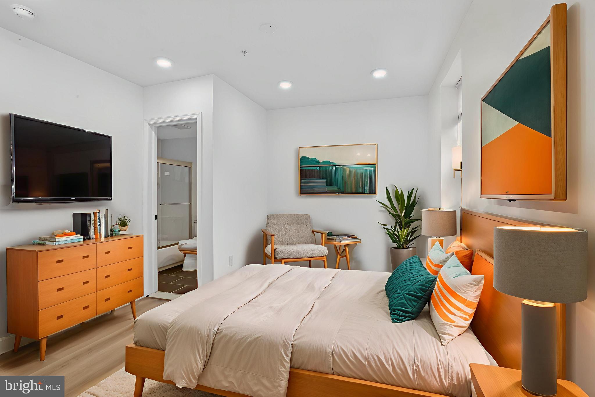 712 N AMERICAN STREET 2