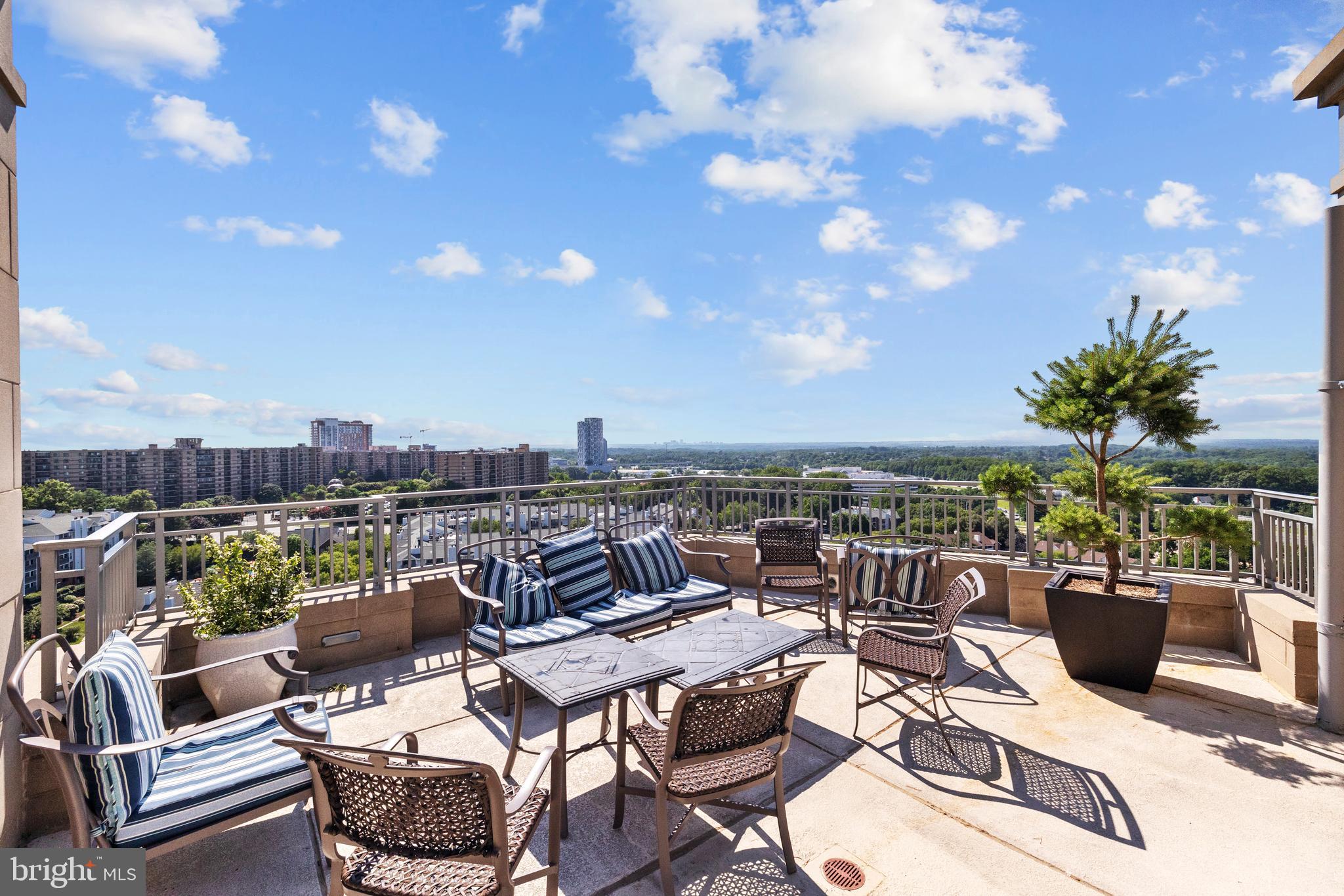 ONE PARK CREST CONDOMINIUM - Residential