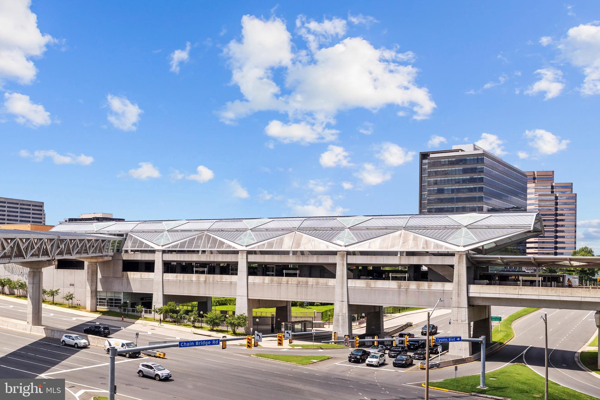 ONE PARK CREST CONDOMINIUM - Residential