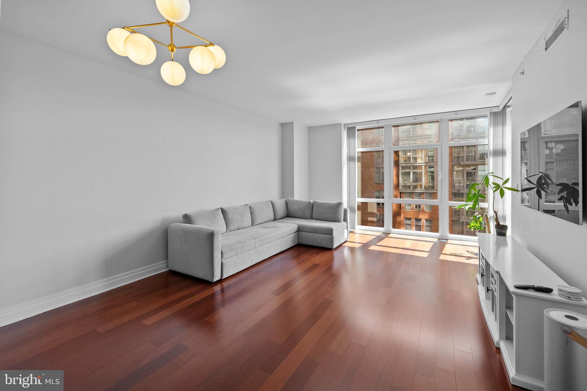 ONE PARK CREST CONDOMINIUM - Residential