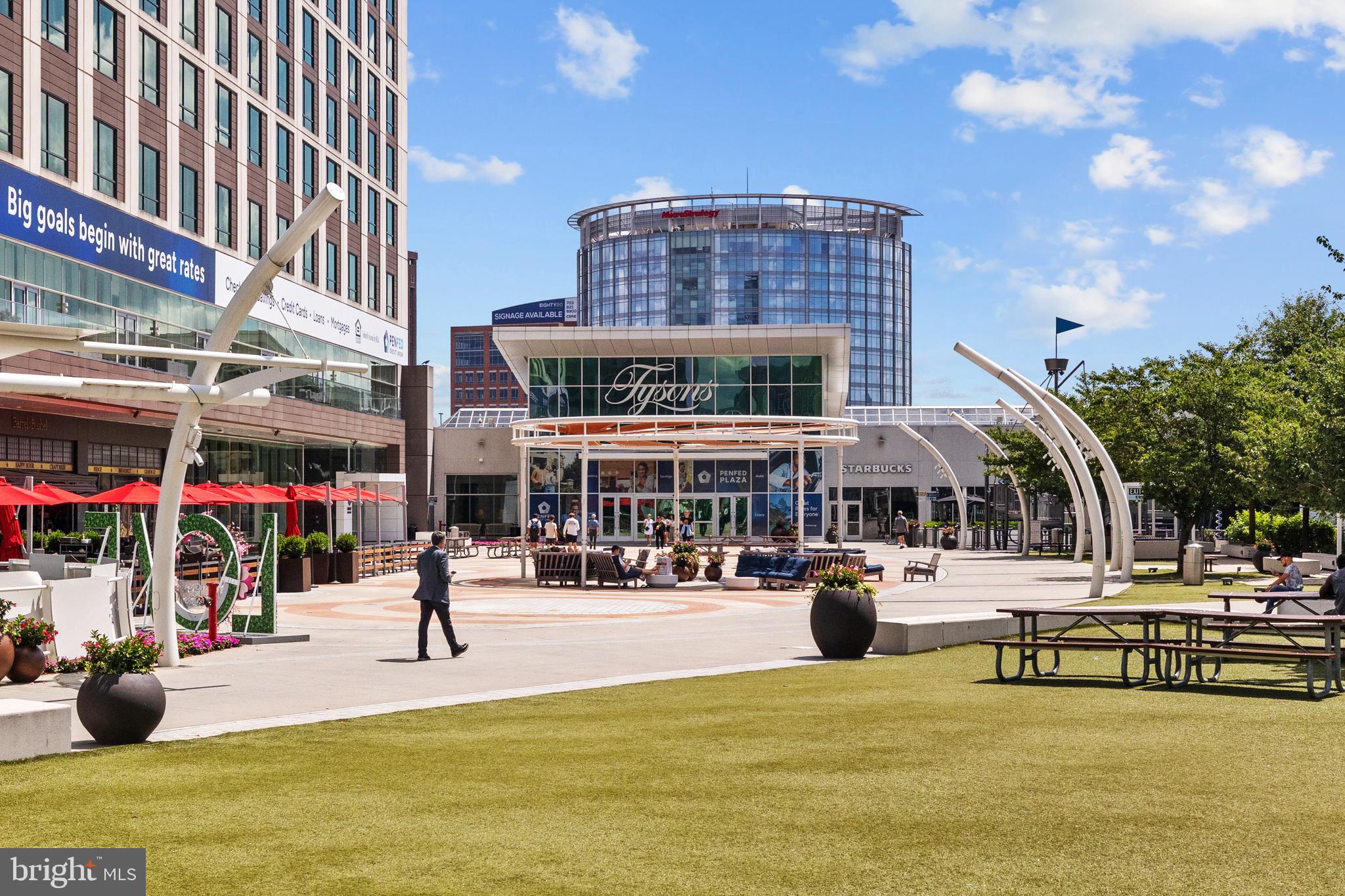 ONE PARK CREST CONDOMINIUM - Residential