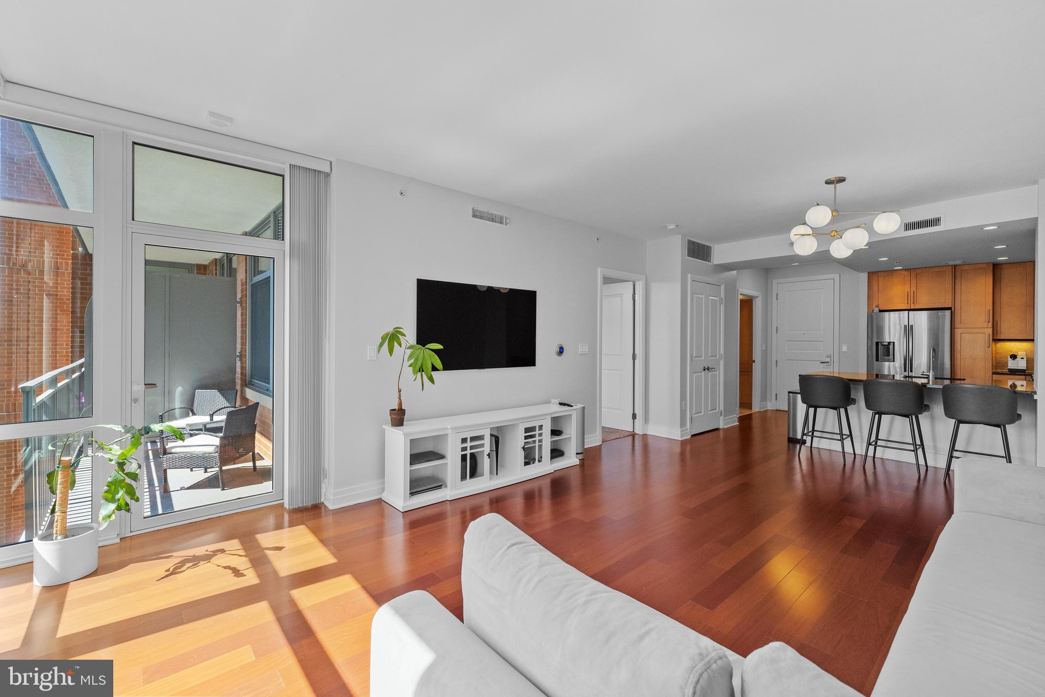 ONE PARK CREST CONDOMINIUM - Residential