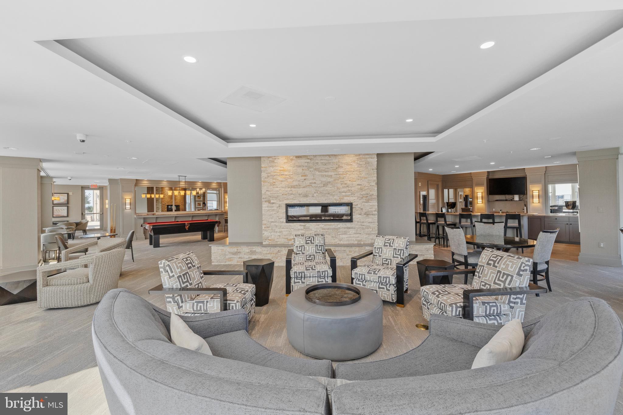 ONE PARK CREST CONDOMINIUM - Residential