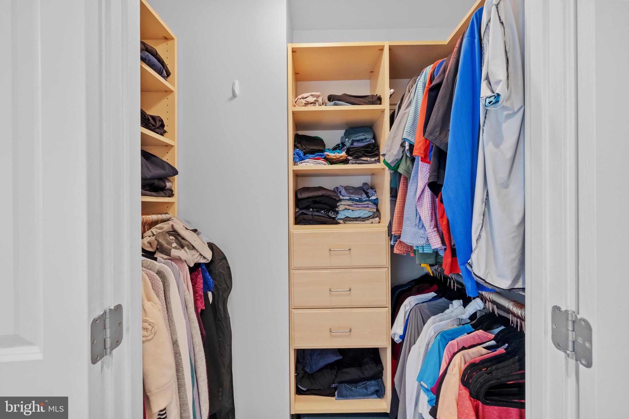 ONE PARK CREST CONDOMINIUM - Residential