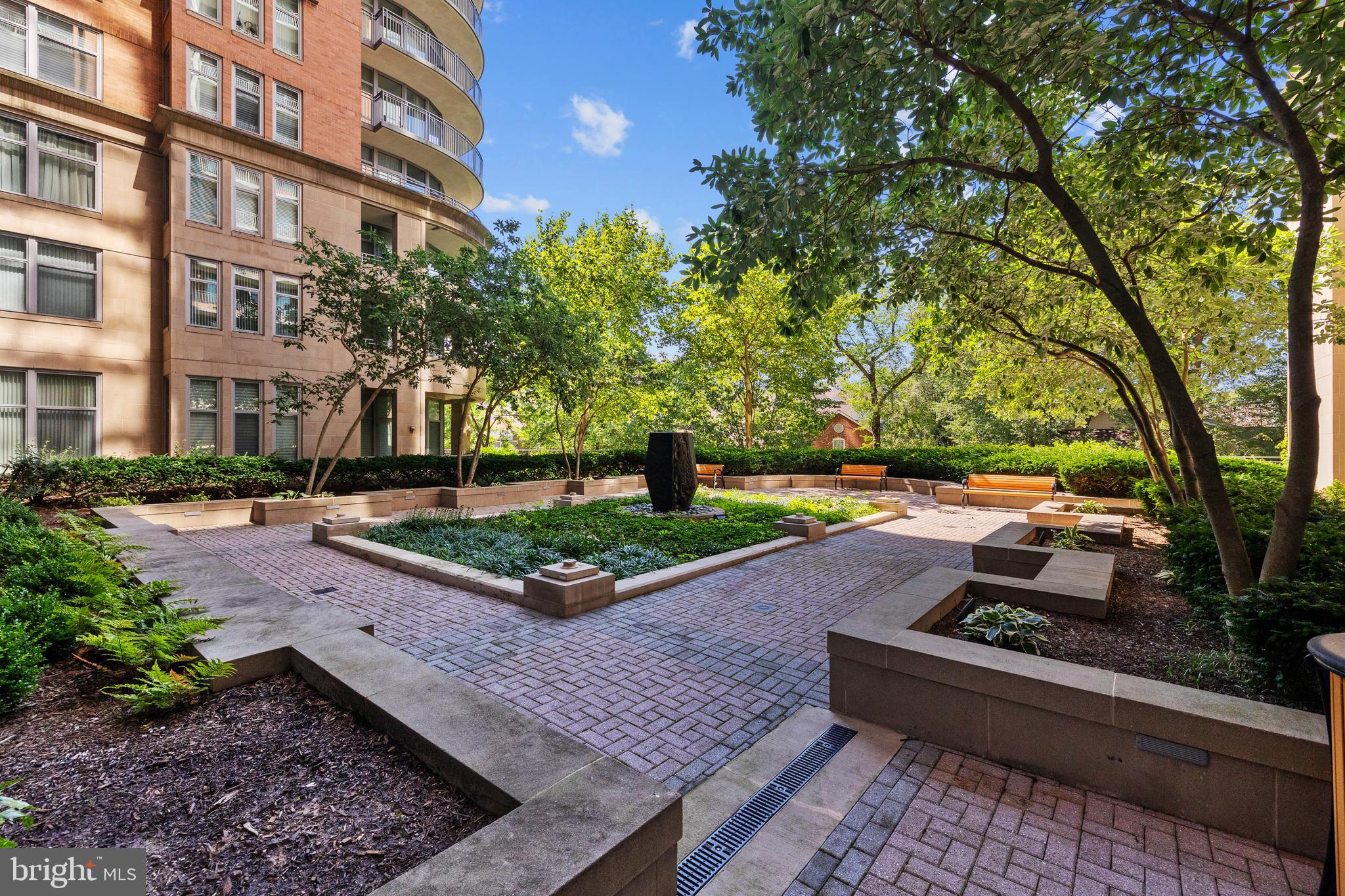 ONE PARK CREST CONDOMINIUM - Residential