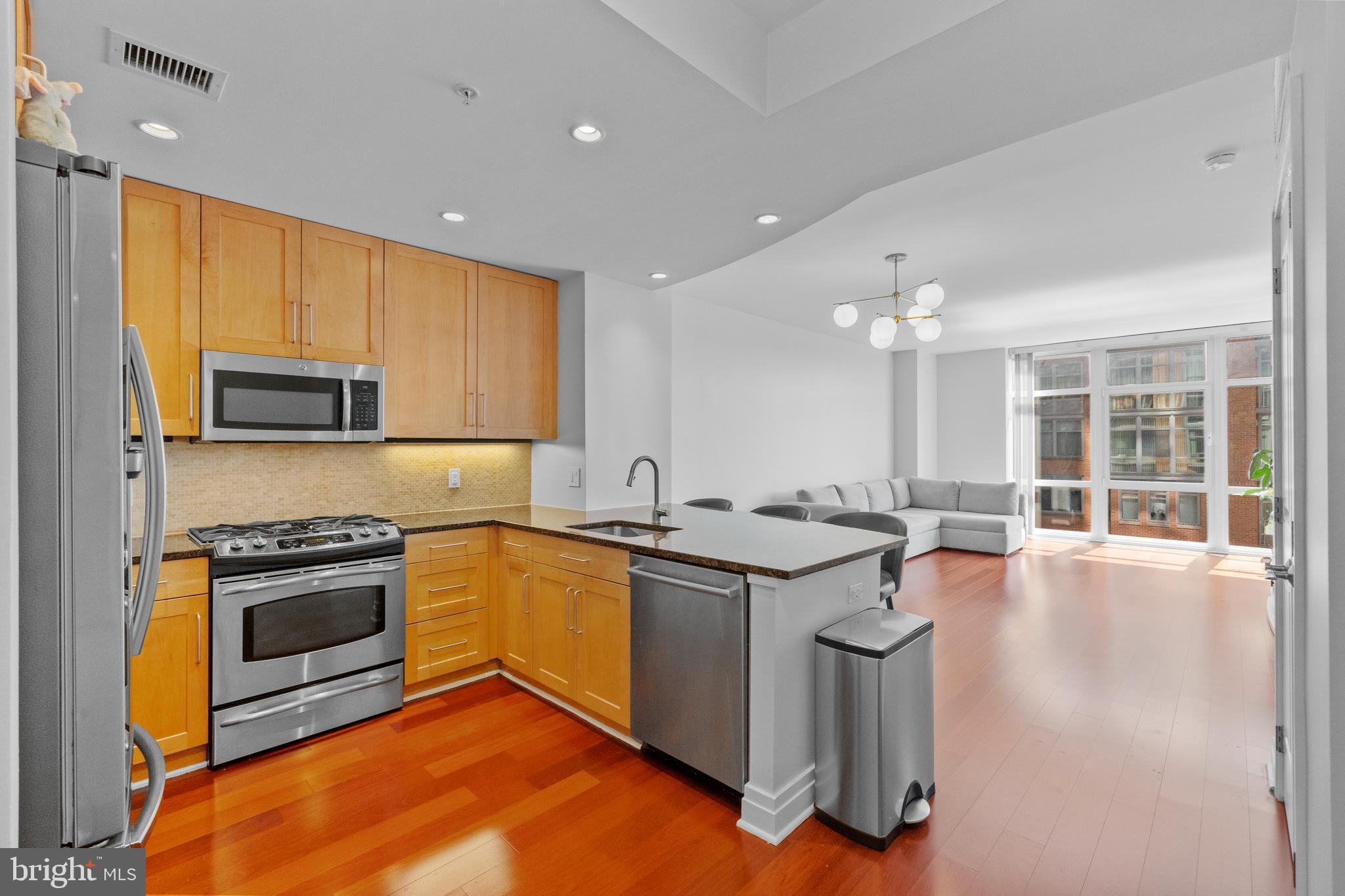 ONE PARK CREST CONDOMINIUM - Residential