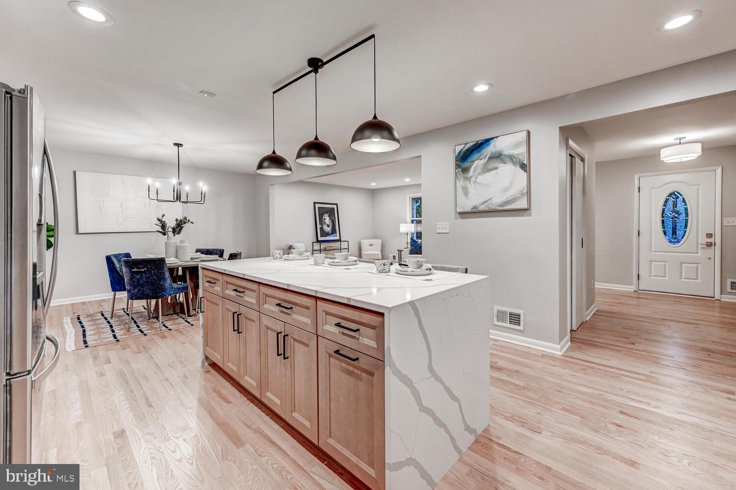 1516 LADY ANNE COURT