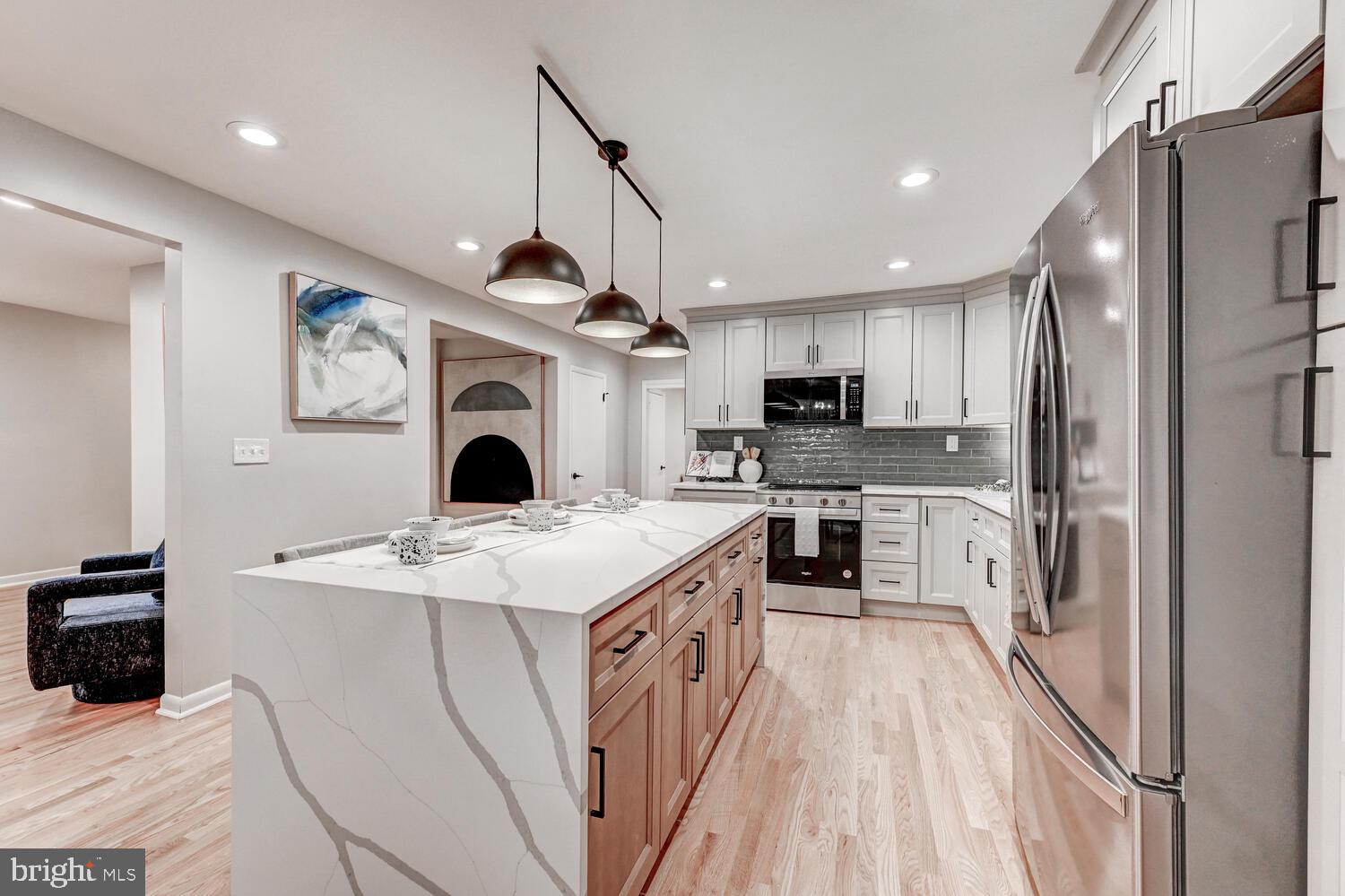 1516 LADY ANNE COURT