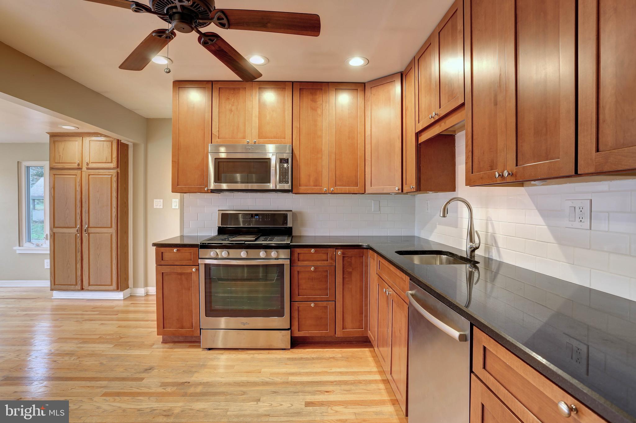 FAIRWAY HILLS - Residential Lease