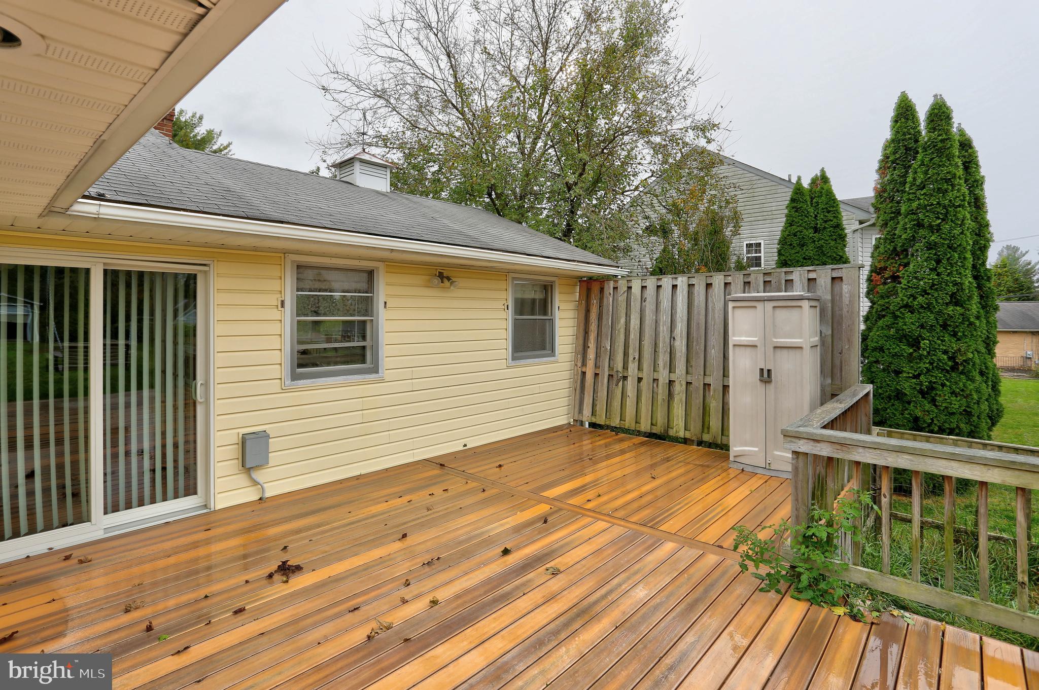 FAIRWAY HILLS - Residential Lease