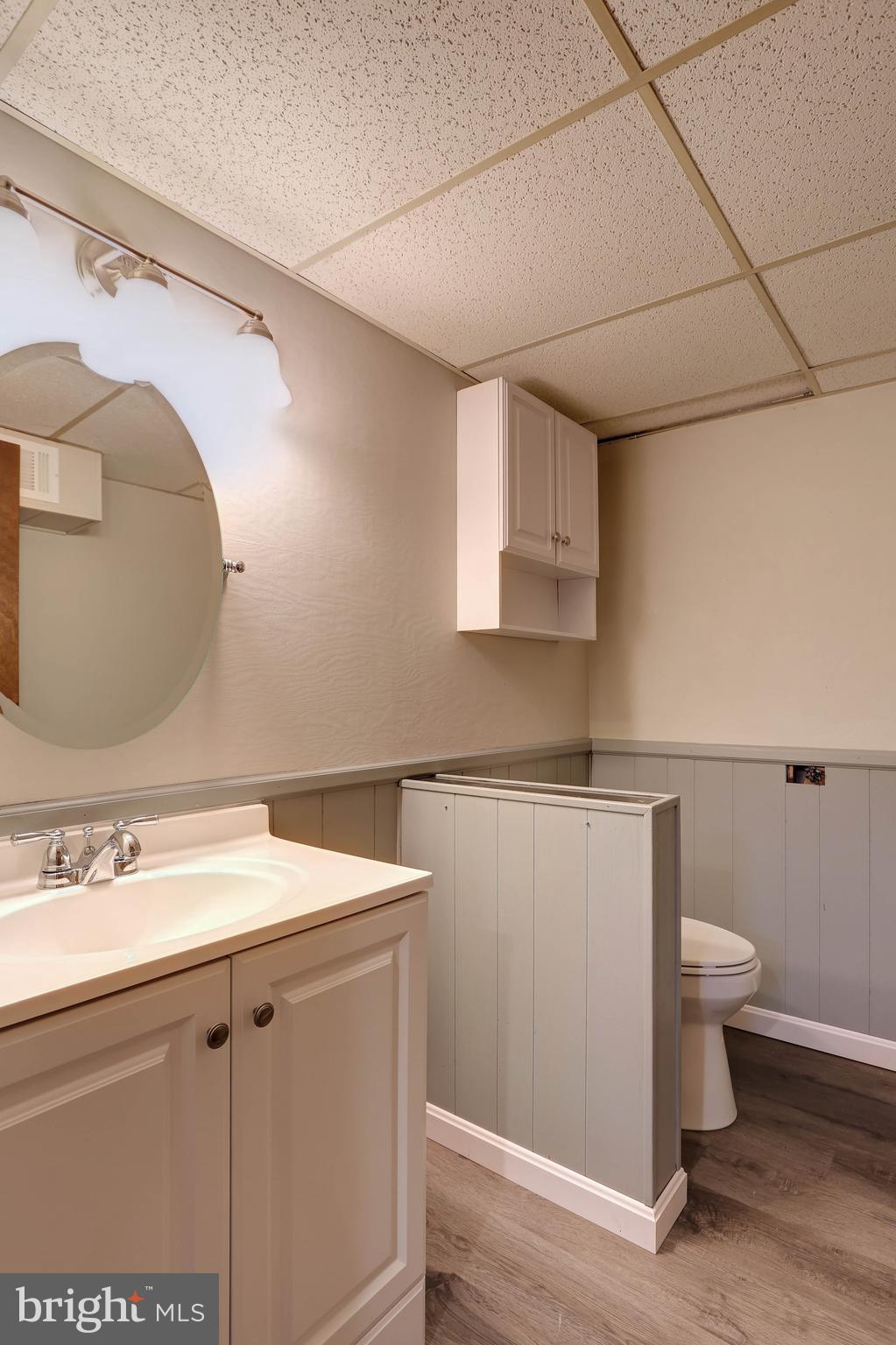 FAIRWAY HILLS - Residential Lease