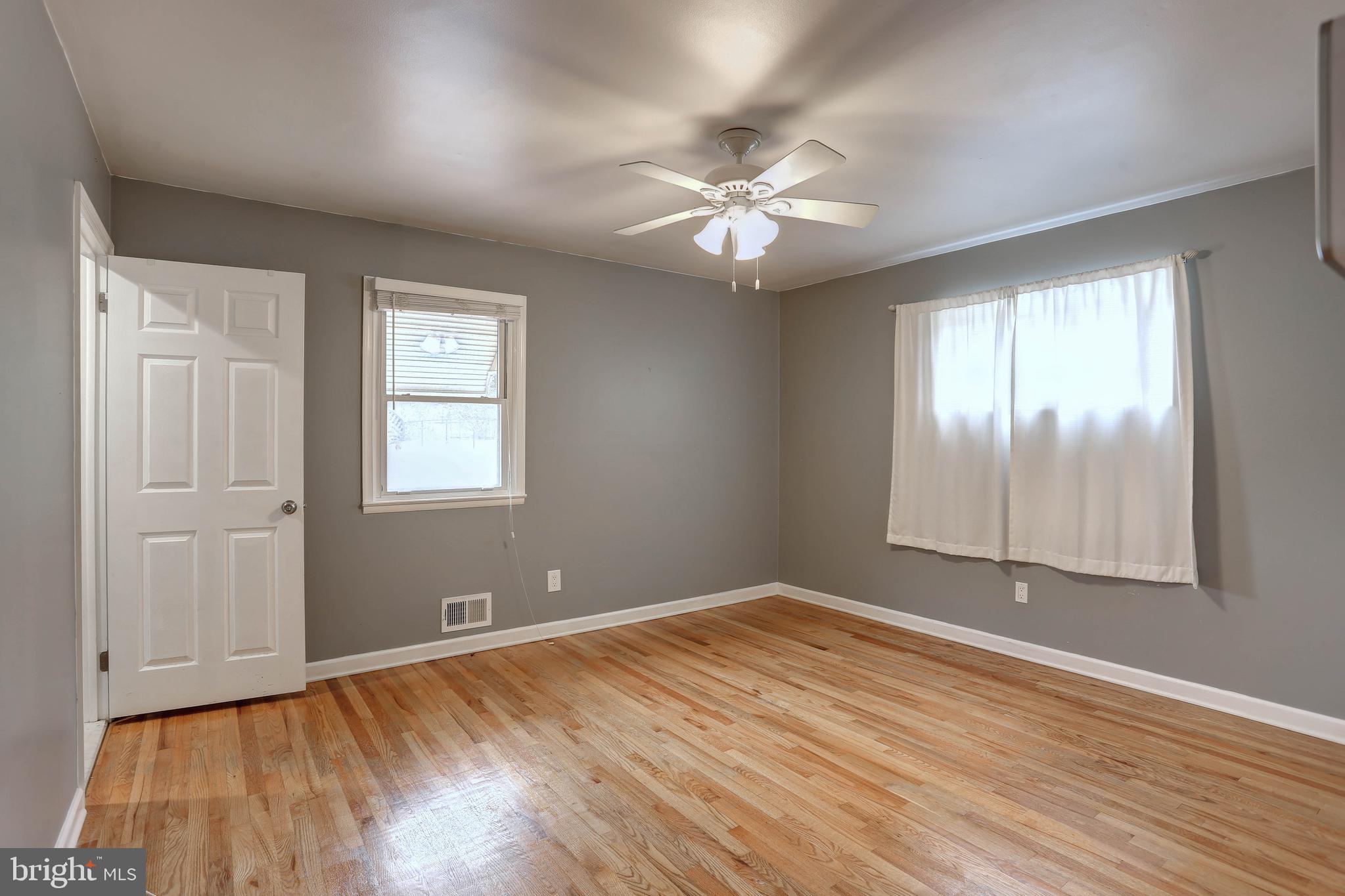 FAIRWAY HILLS - Residential Lease