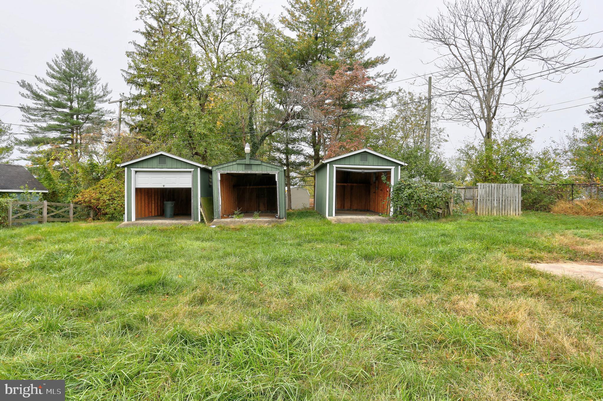 FAIRWAY HILLS - Residential Lease