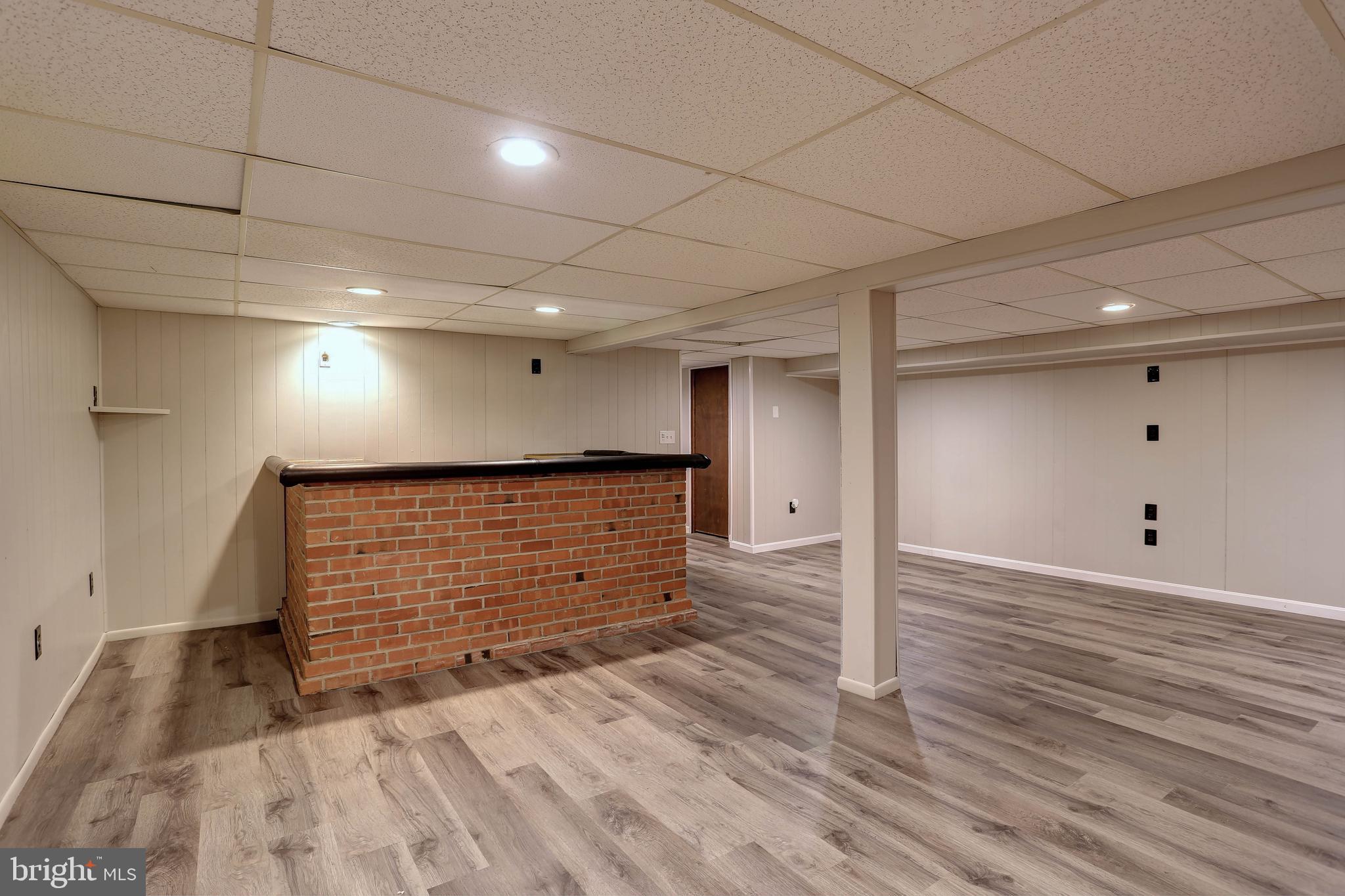 FAIRWAY HILLS - Residential Lease