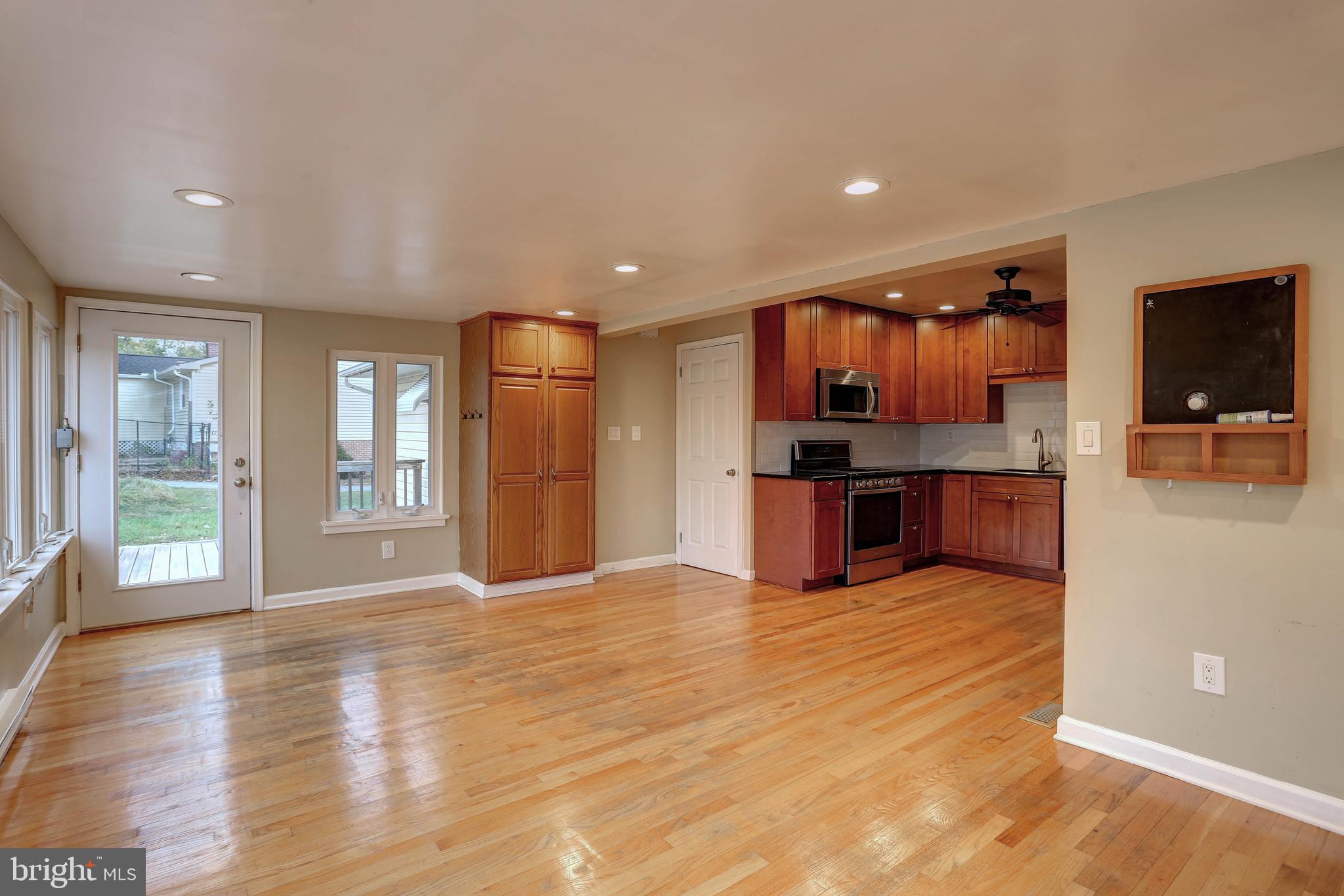 FAIRWAY HILLS - Residential Lease