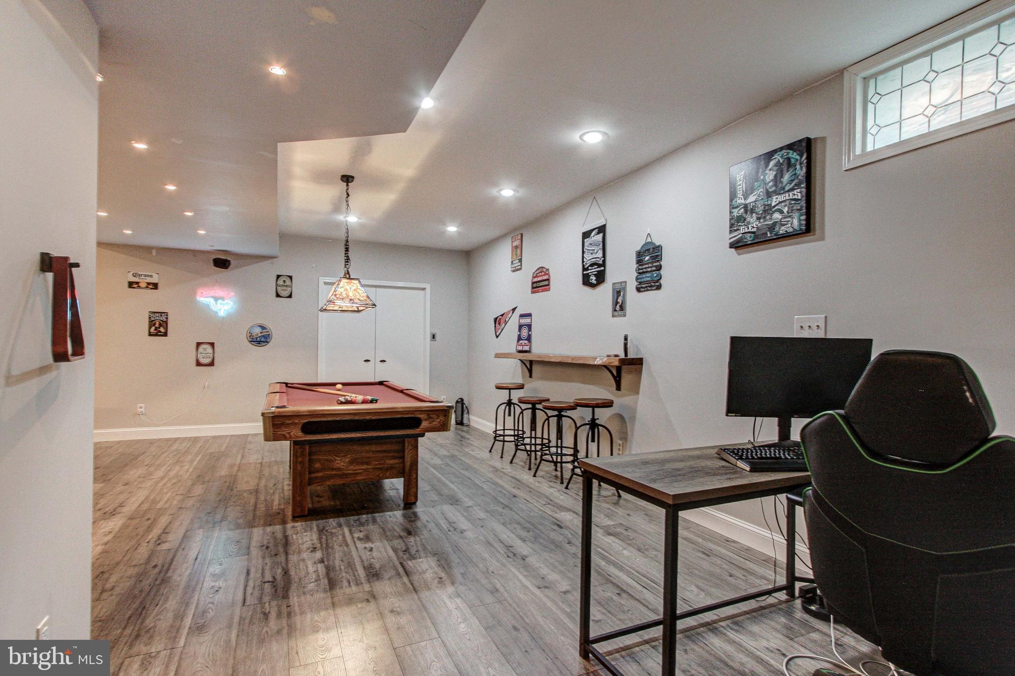 REGENCY MANOR - Residential