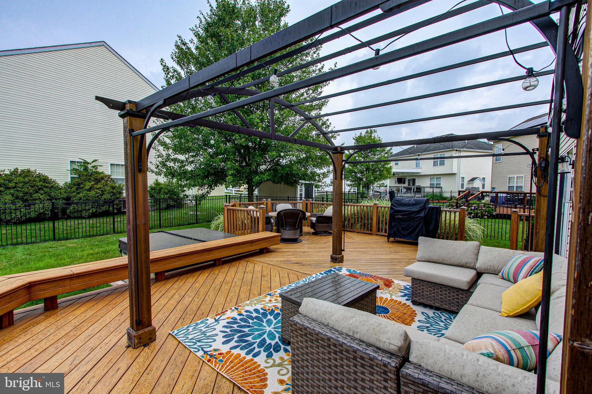 REGENCY MANOR - Residential