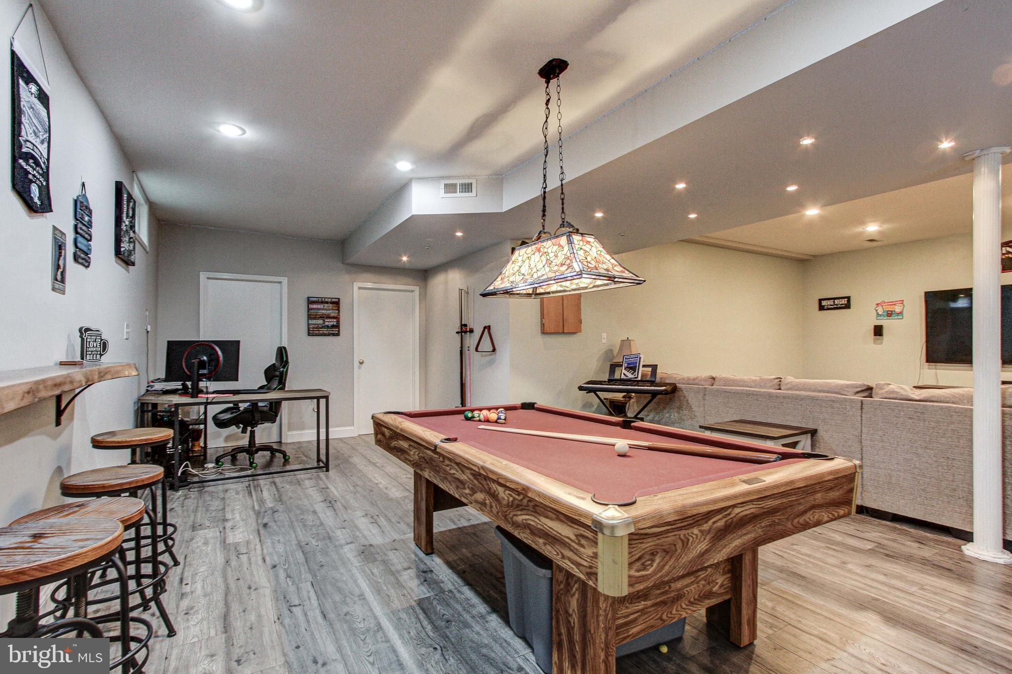 REGENCY MANOR - Residential