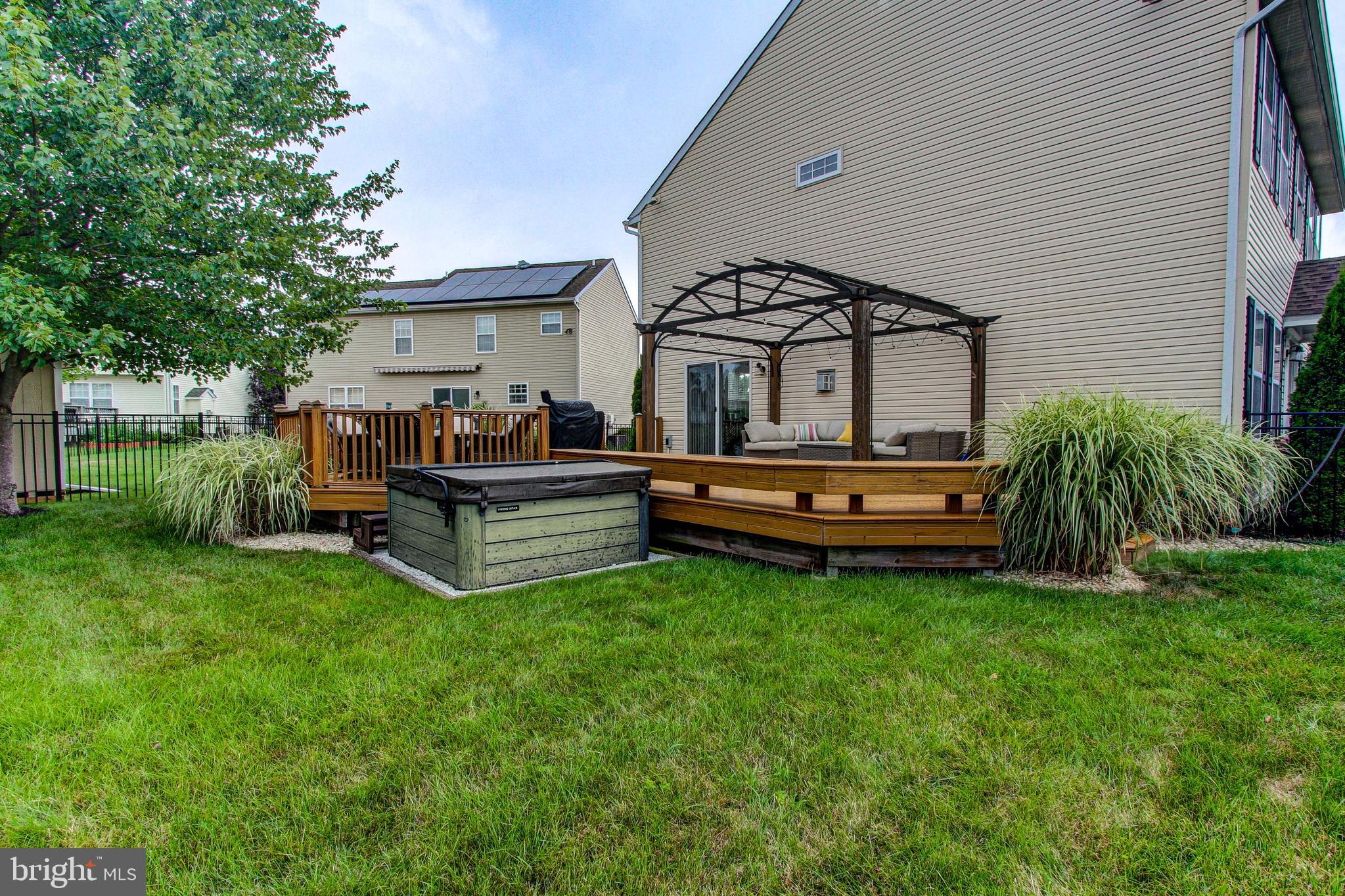 REGENCY MANOR - Residential