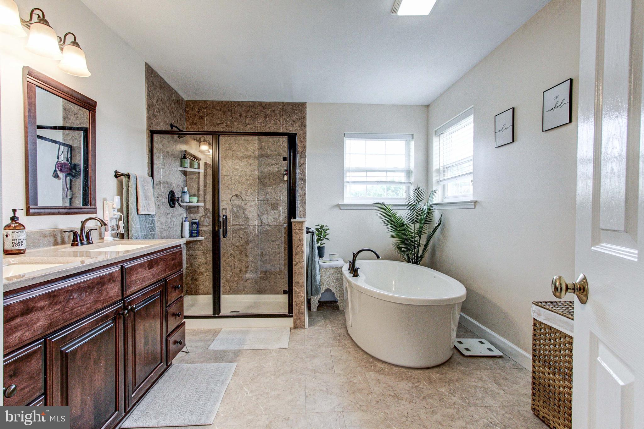 REGENCY MANOR - Residential