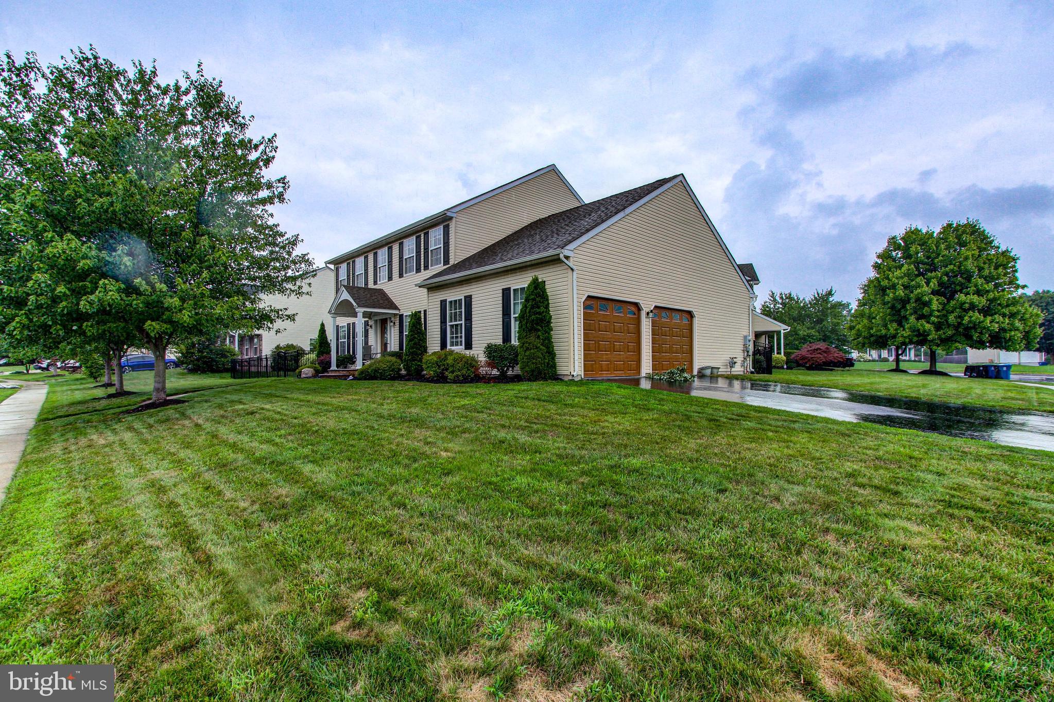 REGENCY MANOR - Residential