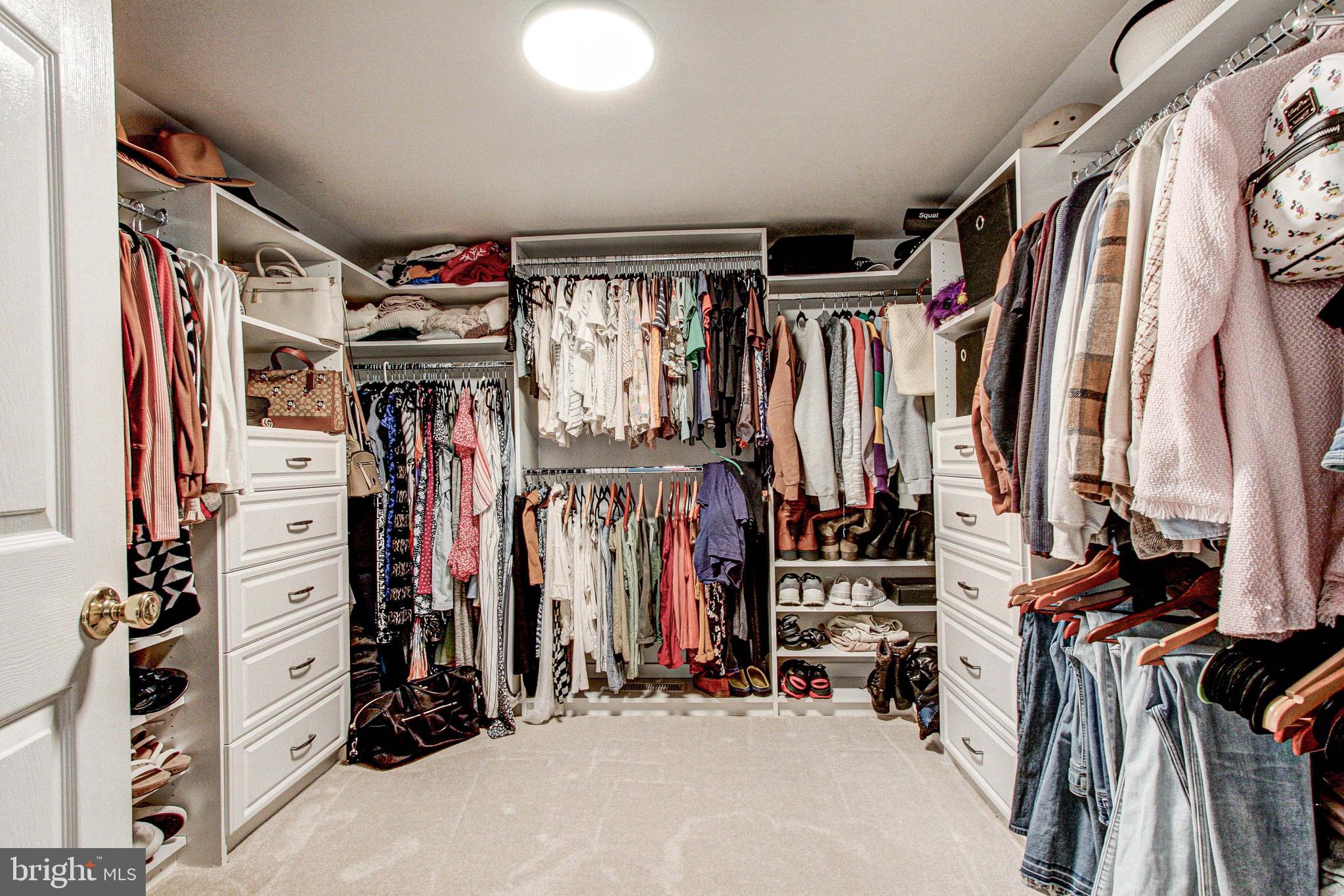 REGENCY MANOR - Residential