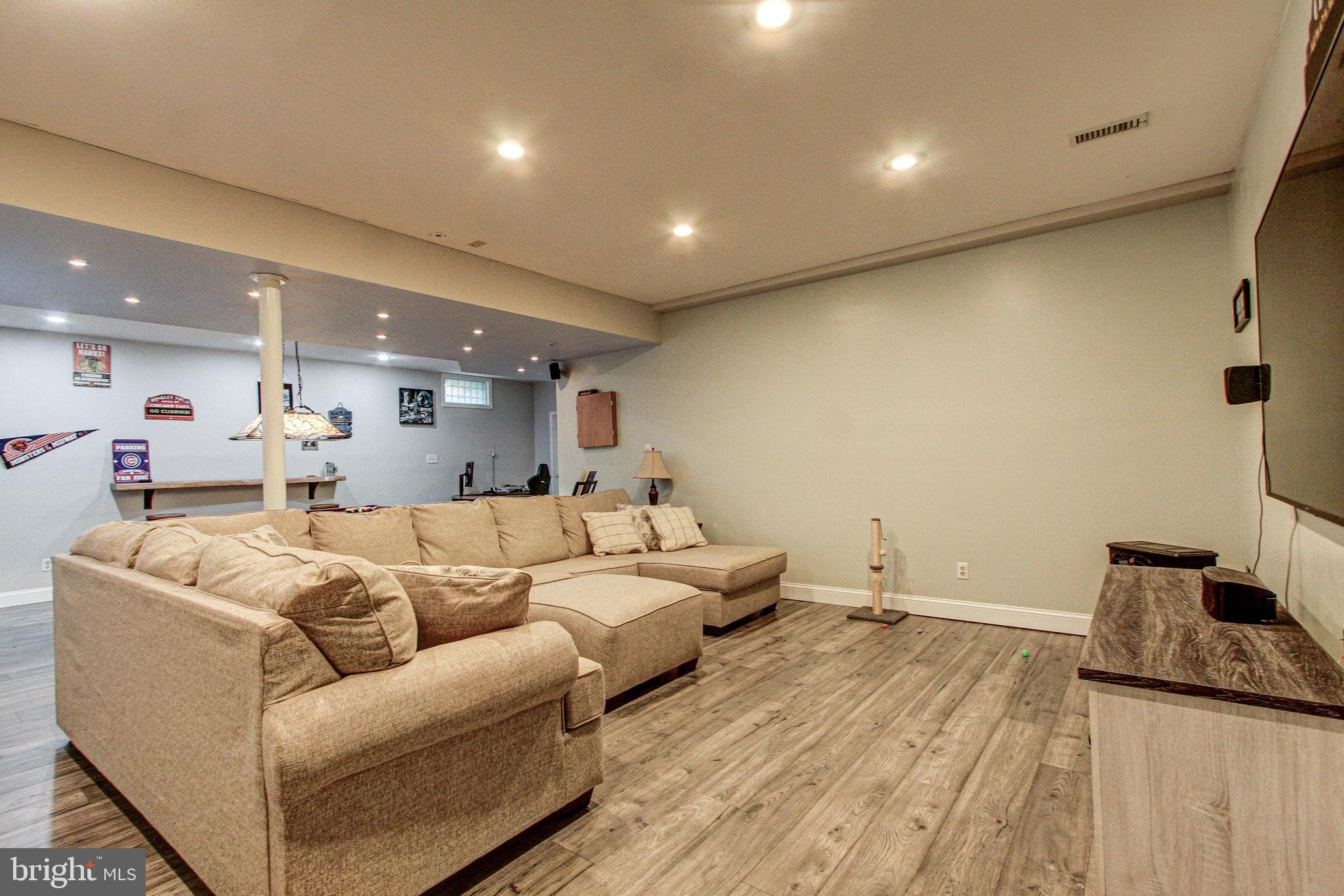 REGENCY MANOR - Residential