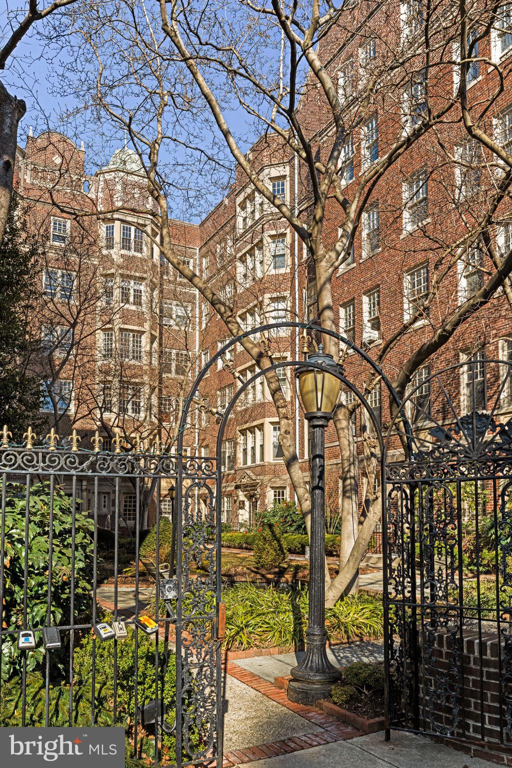 UNIVERSITY CITY - Residential