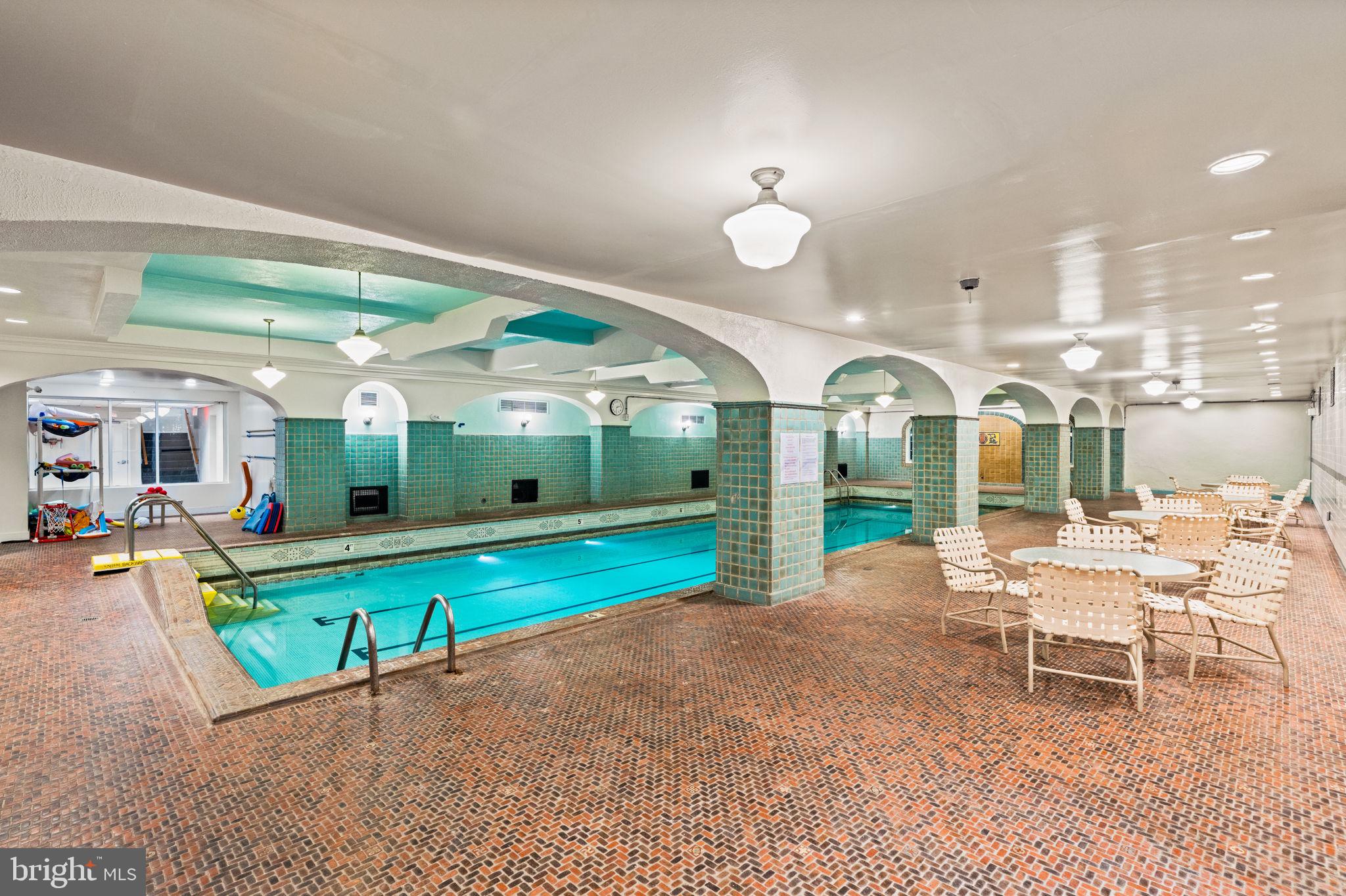 UNIVERSITY CITY - Residential