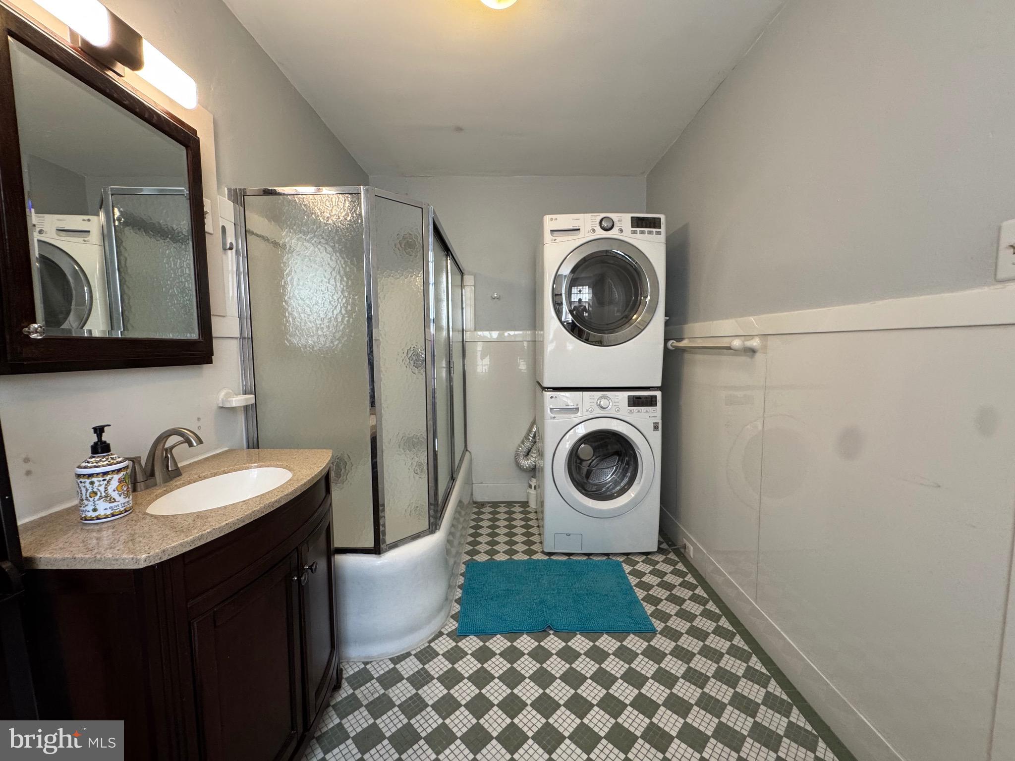 UNIVERSITY CITY - Residential