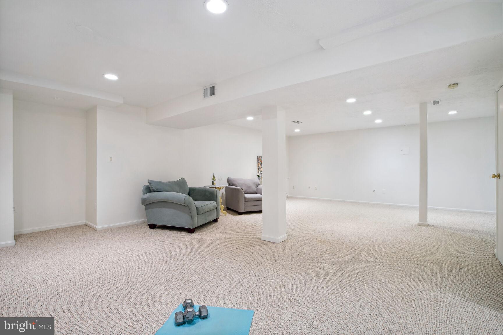 COUNTRYSIDE - Residential