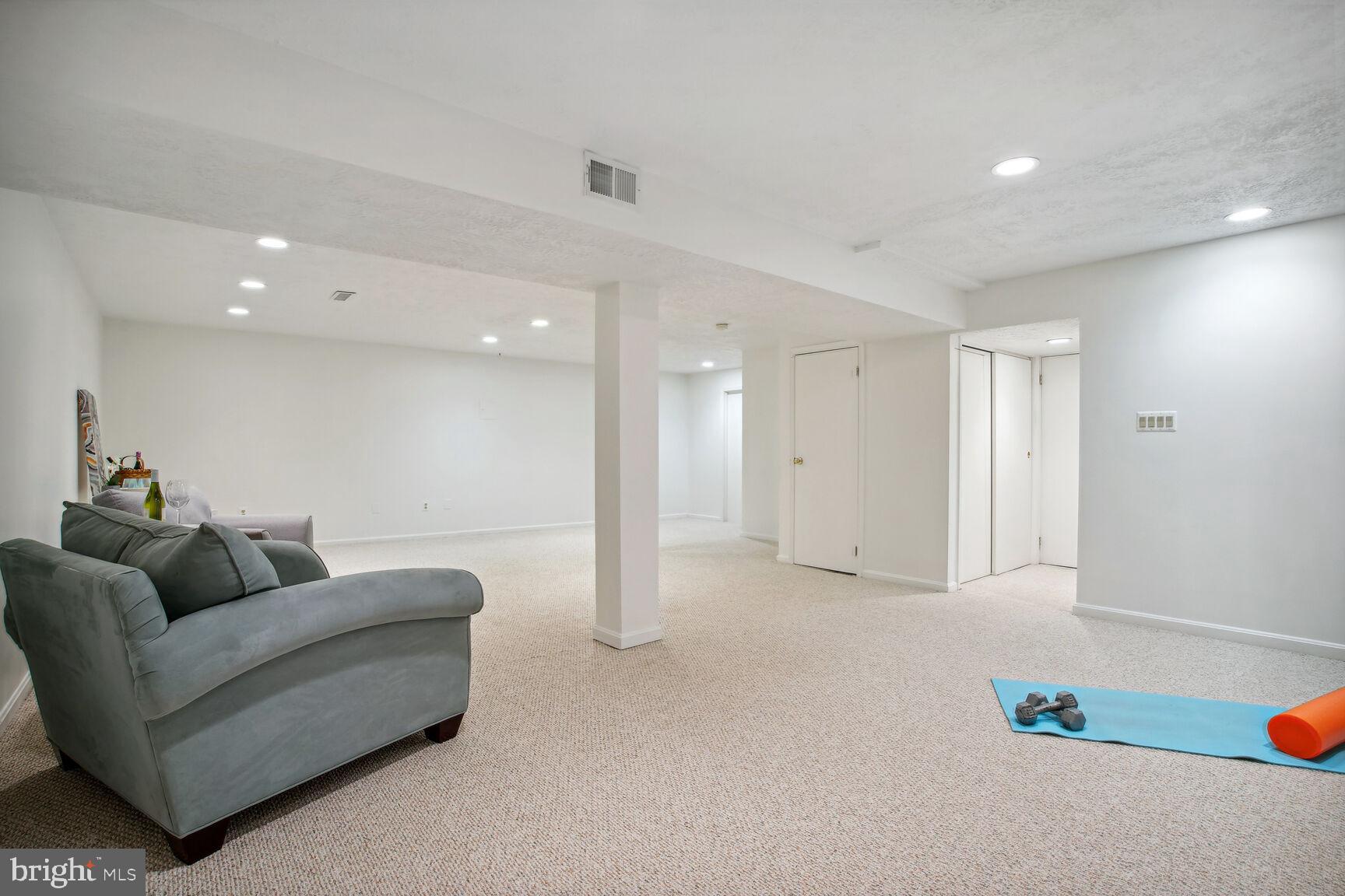 COUNTRYSIDE - Residential