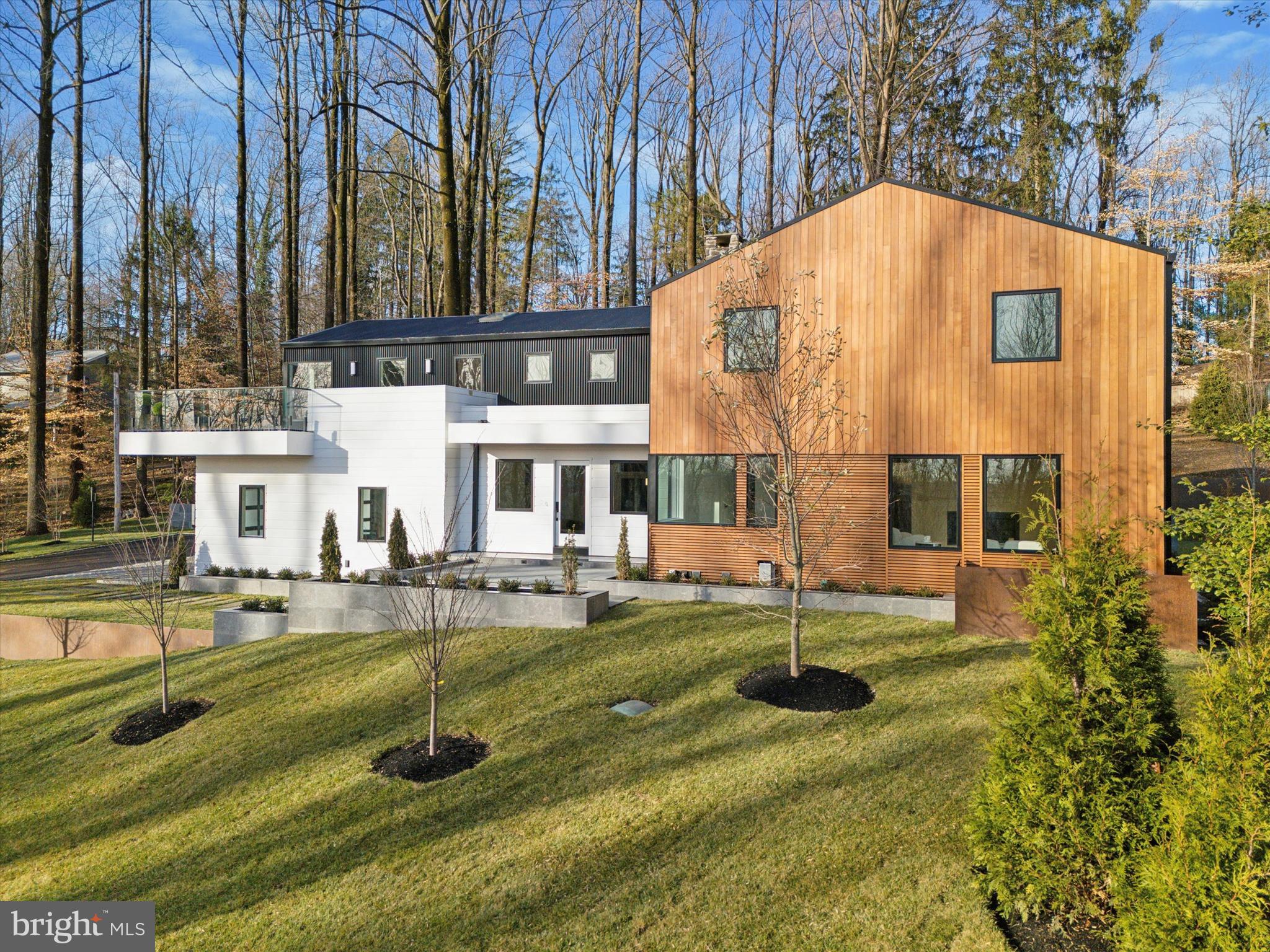 SOLEBURY MOUNT EST - Residential