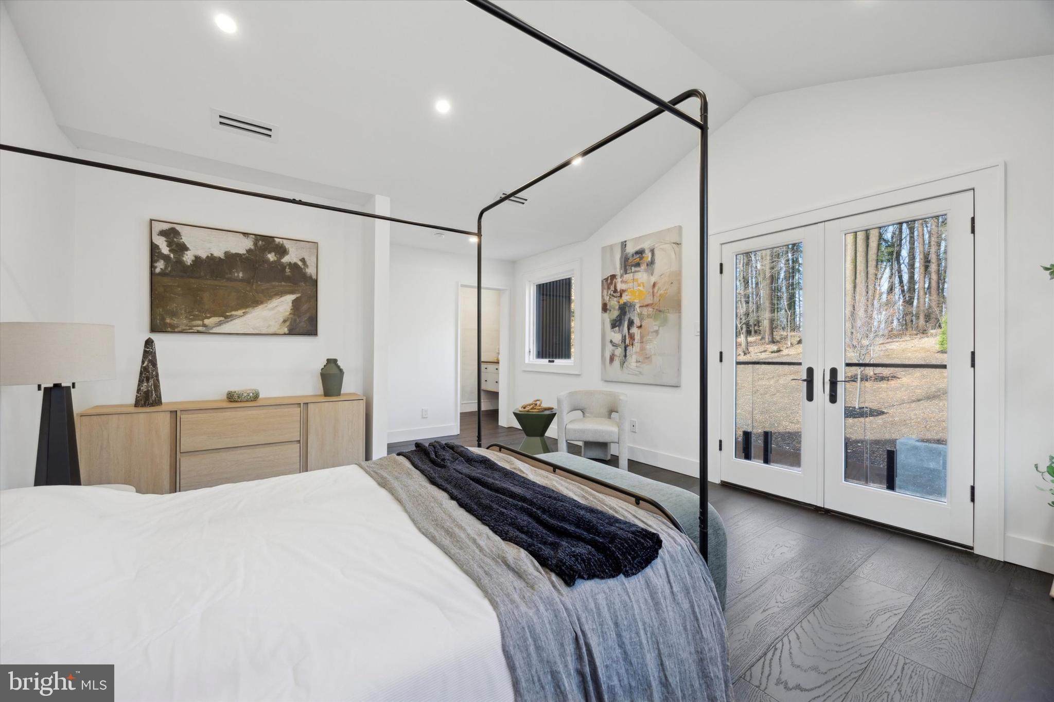 SOLEBURY MOUNT EST - Residential