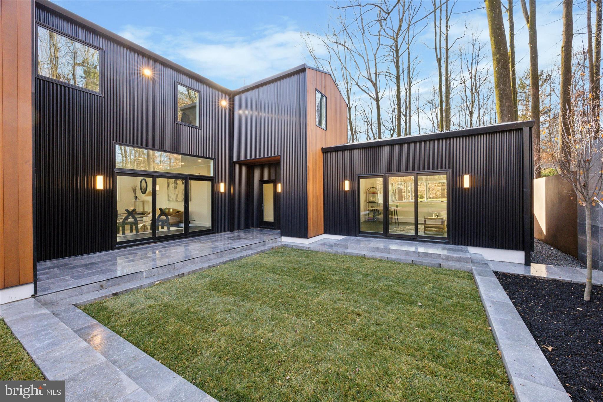 SOLEBURY MOUNT EST - Residential