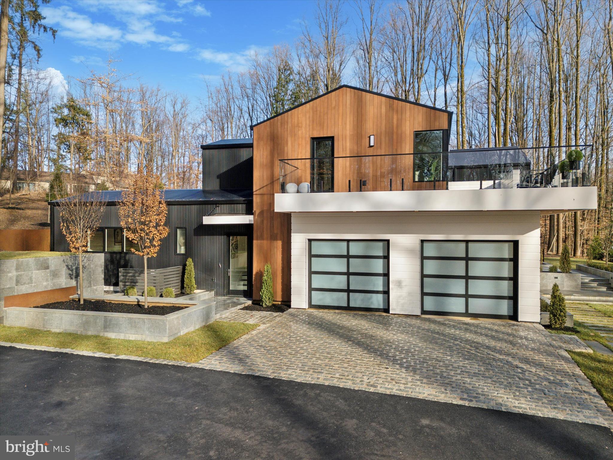 SOLEBURY MOUNT EST - Residential