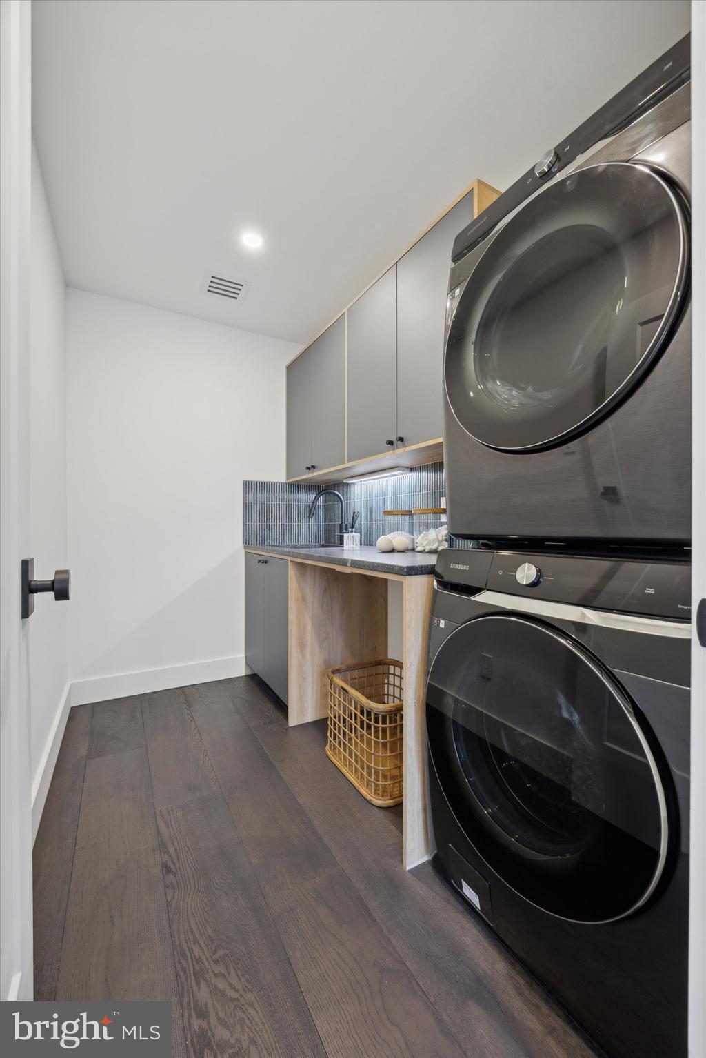 SOLEBURY MOUNT EST - Residential