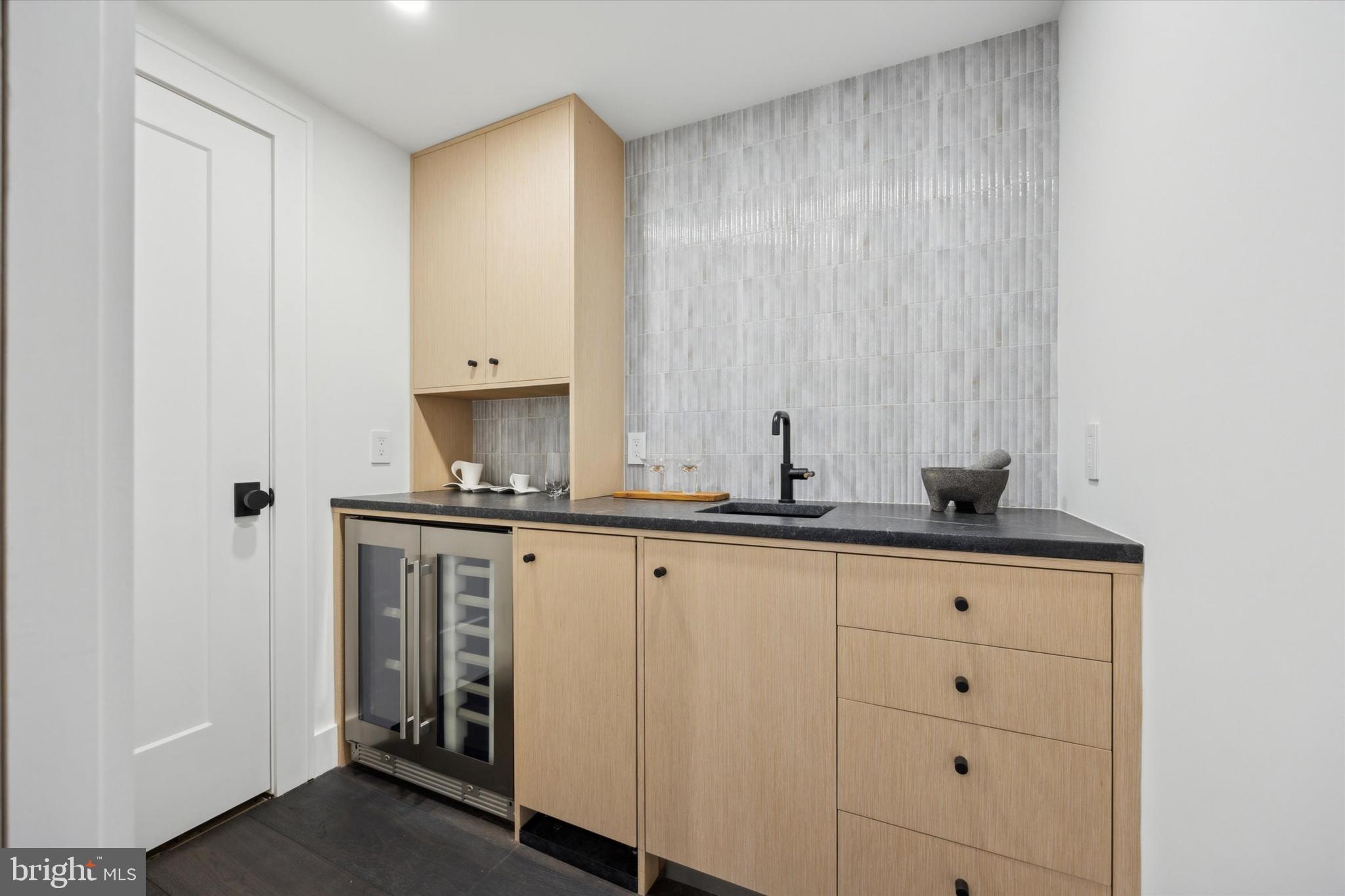 SOLEBURY MOUNT EST - Residential