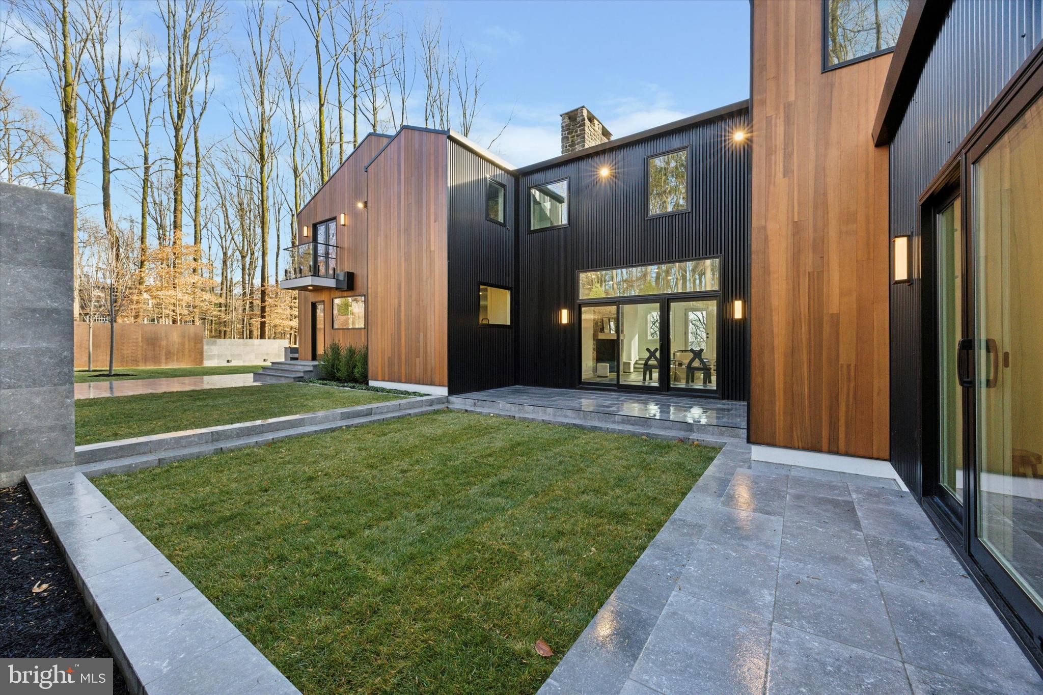 SOLEBURY MOUNT EST - Residential