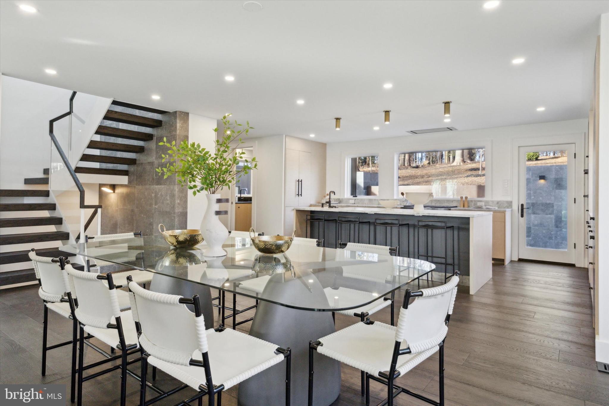 SOLEBURY MOUNT EST - Residential