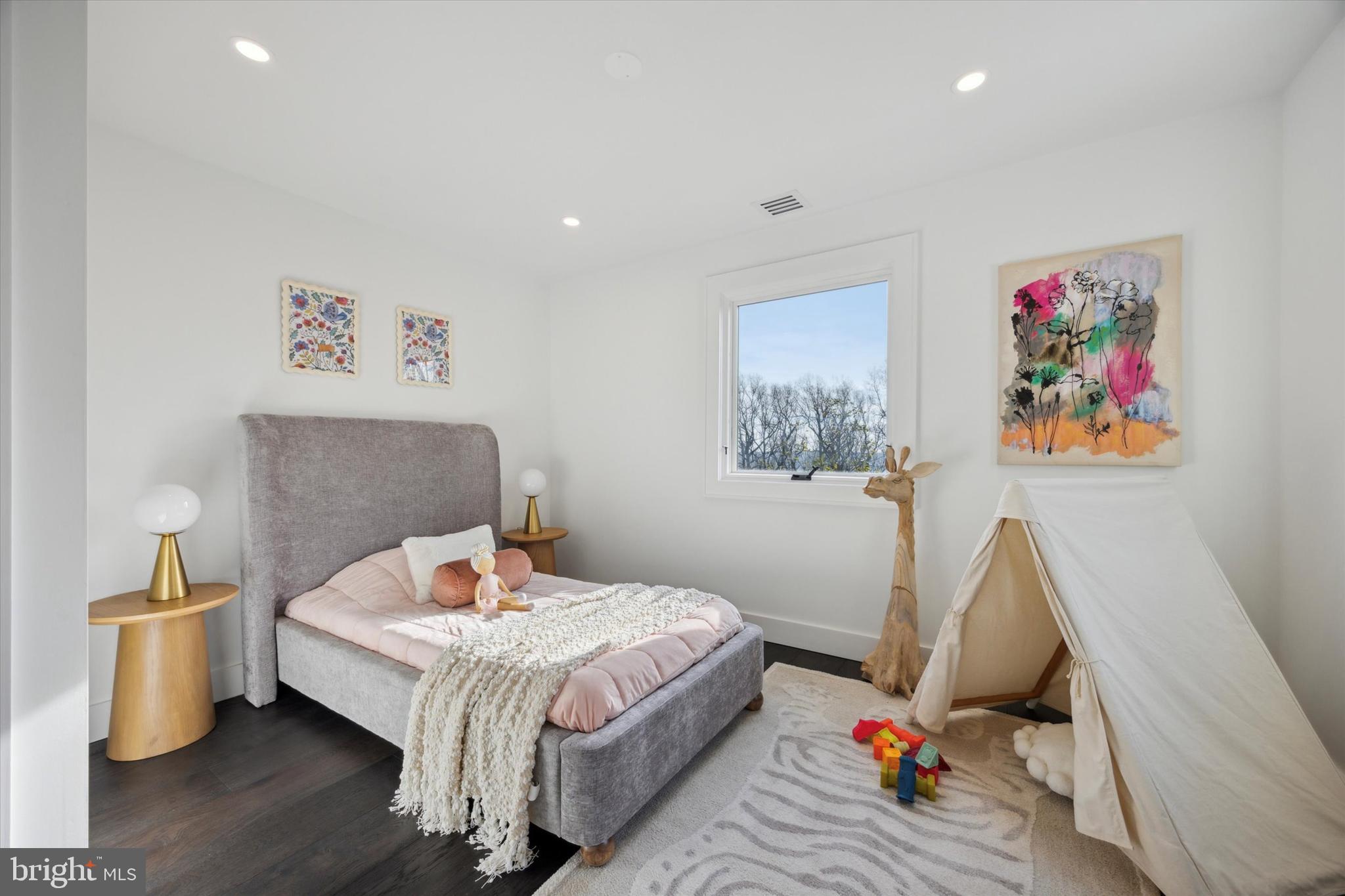 SOLEBURY MOUNT EST - Residential