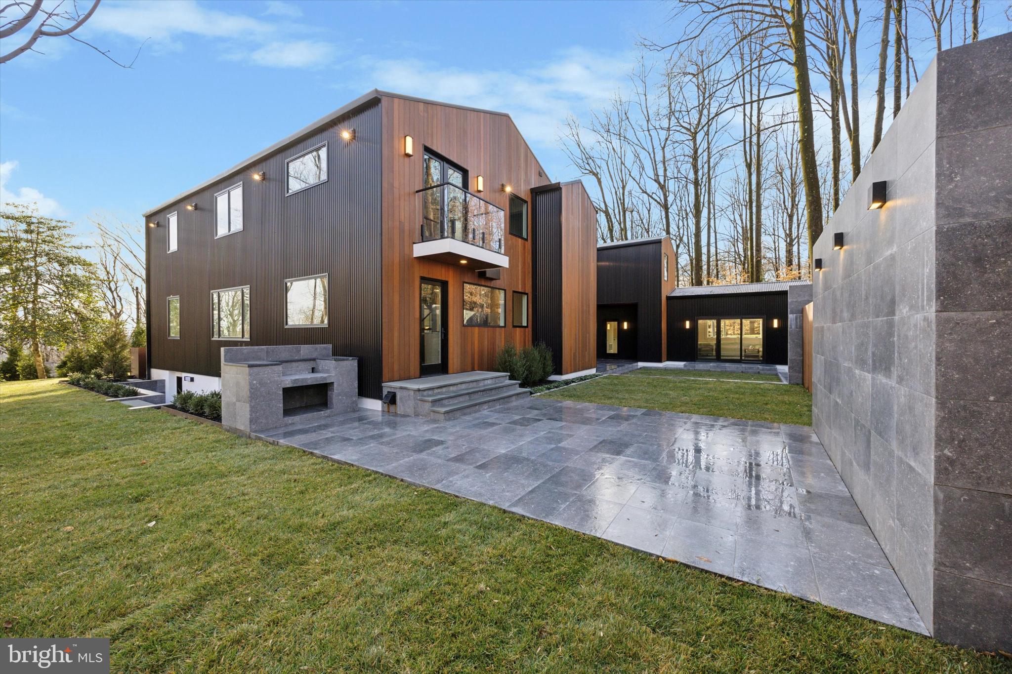 SOLEBURY MOUNT EST - Residential