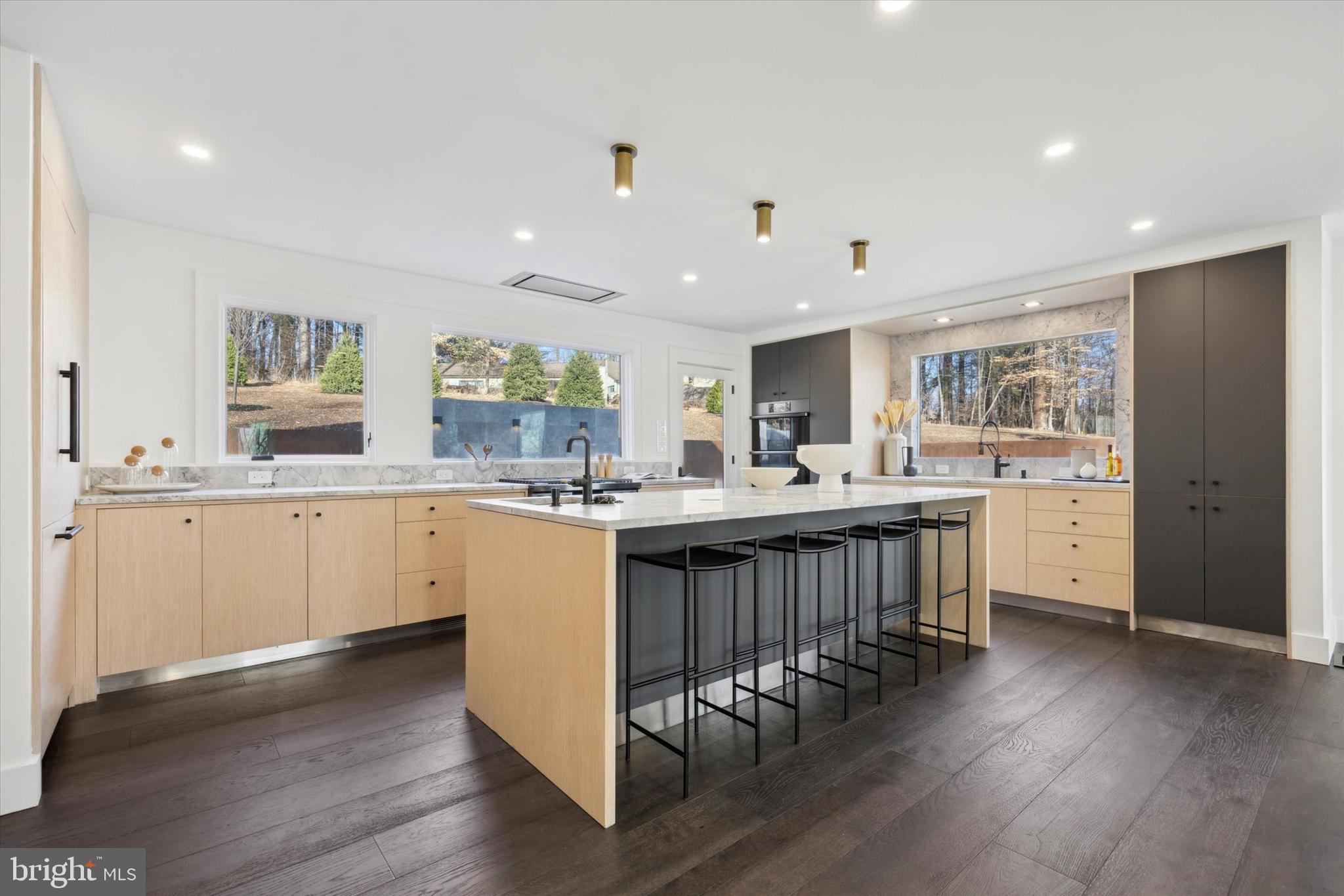 SOLEBURY MOUNT EST - Residential