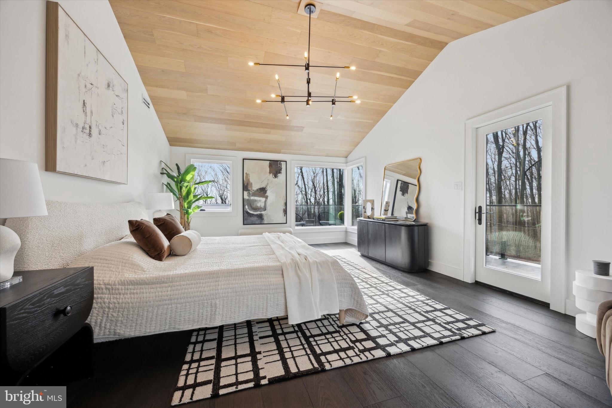 SOLEBURY MOUNT EST - Residential