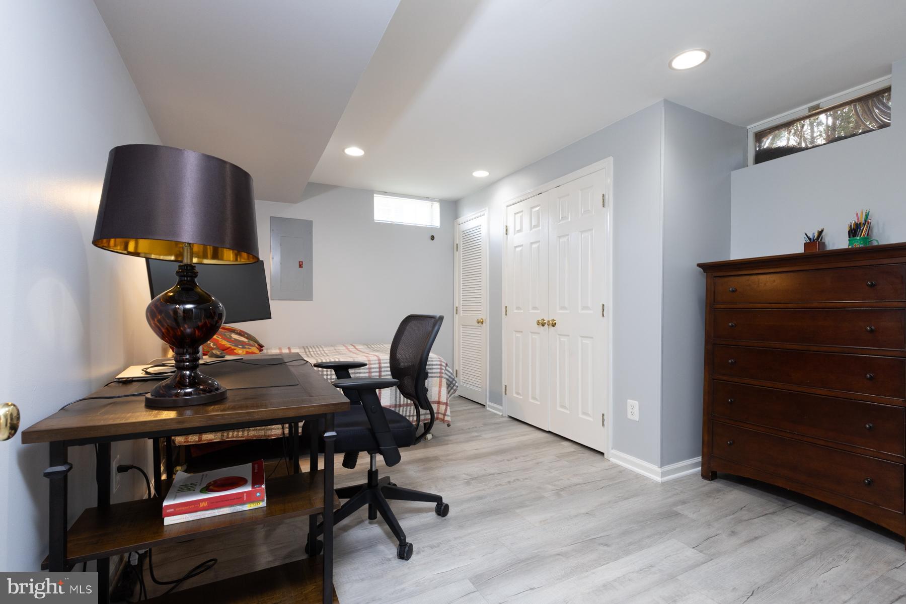 JACKSON MANOR - Residential