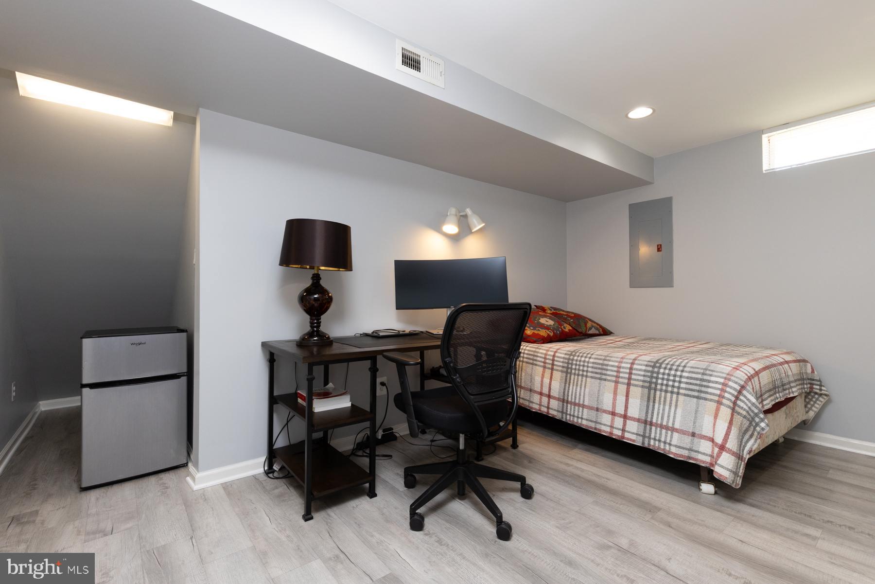 JACKSON MANOR - Residential