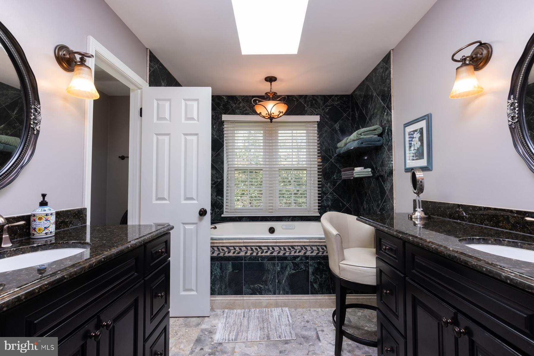 JACKSON MANOR - Residential