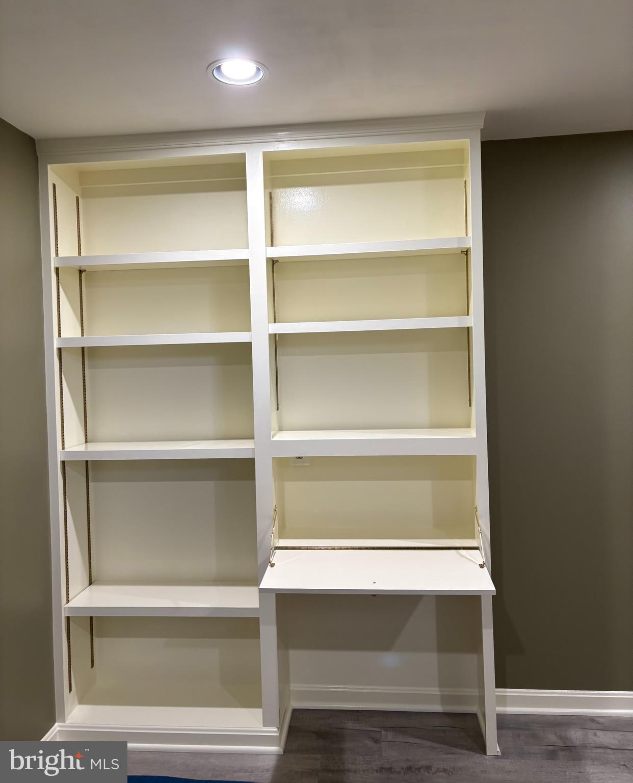 JACKSON MANOR - Residential